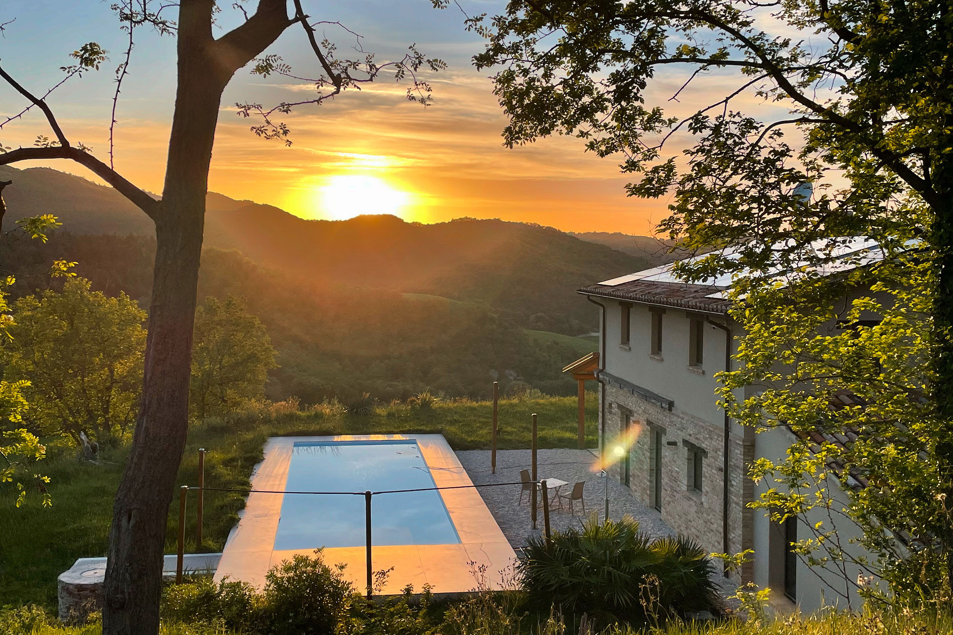 casa-fontegenga_farmhouse_marche-italy_exterior.jpg