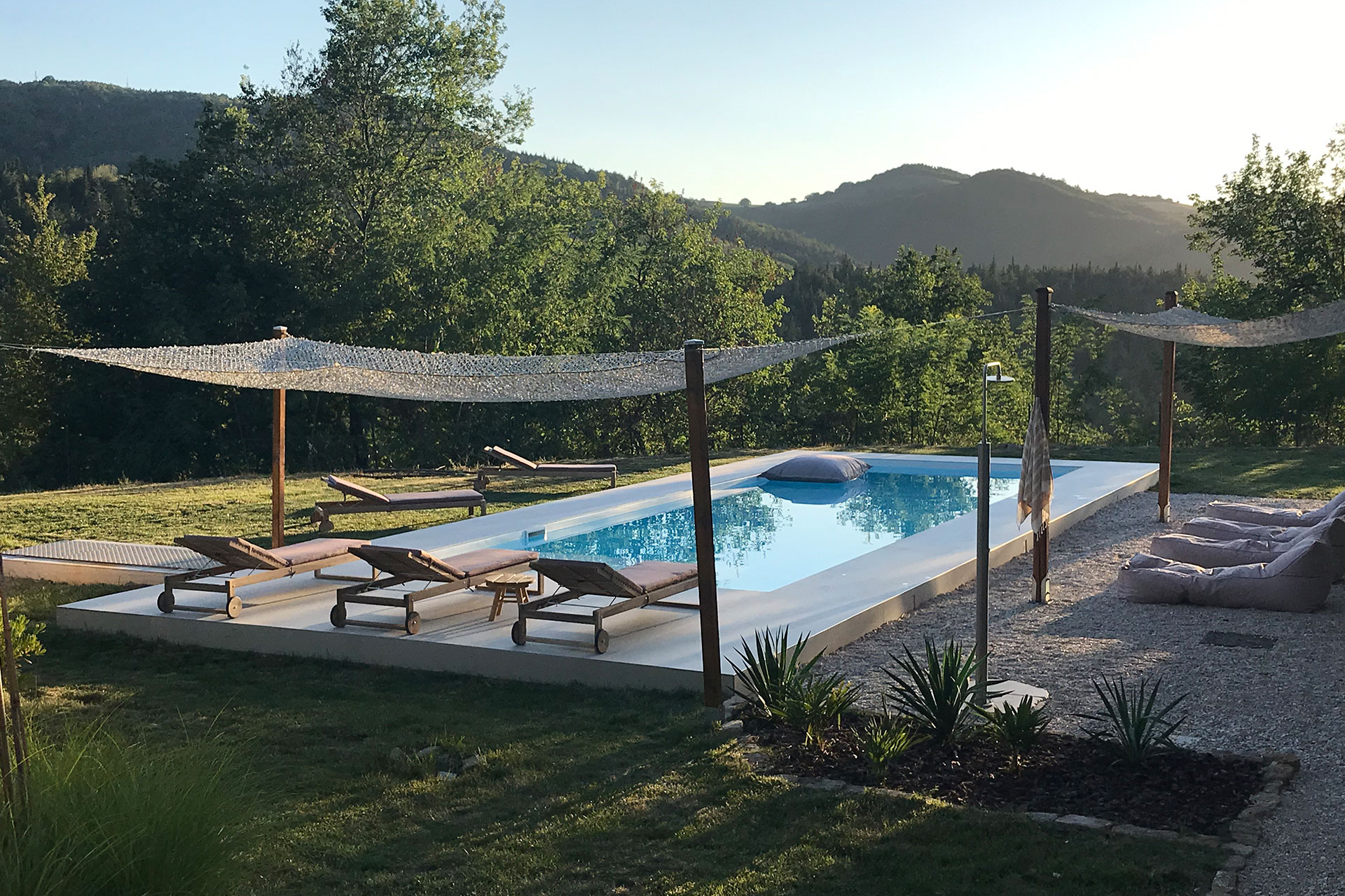 casa-fontegenga_farmhouse_marche-italy_exterior-pool-design.jpg