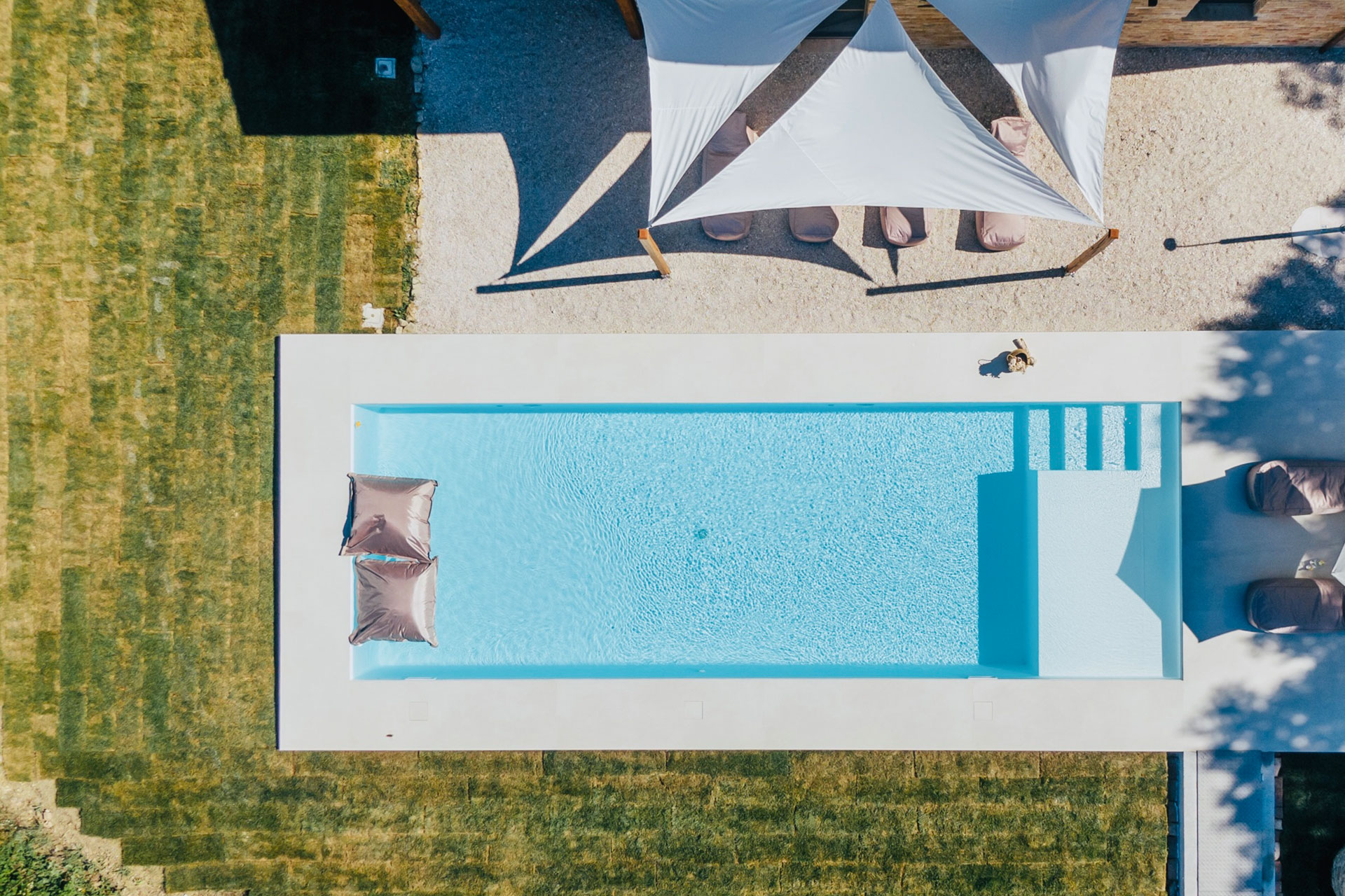 casa-fontegenga_farmhouse_marche-italy_exterior-pool-detail-design.jpg