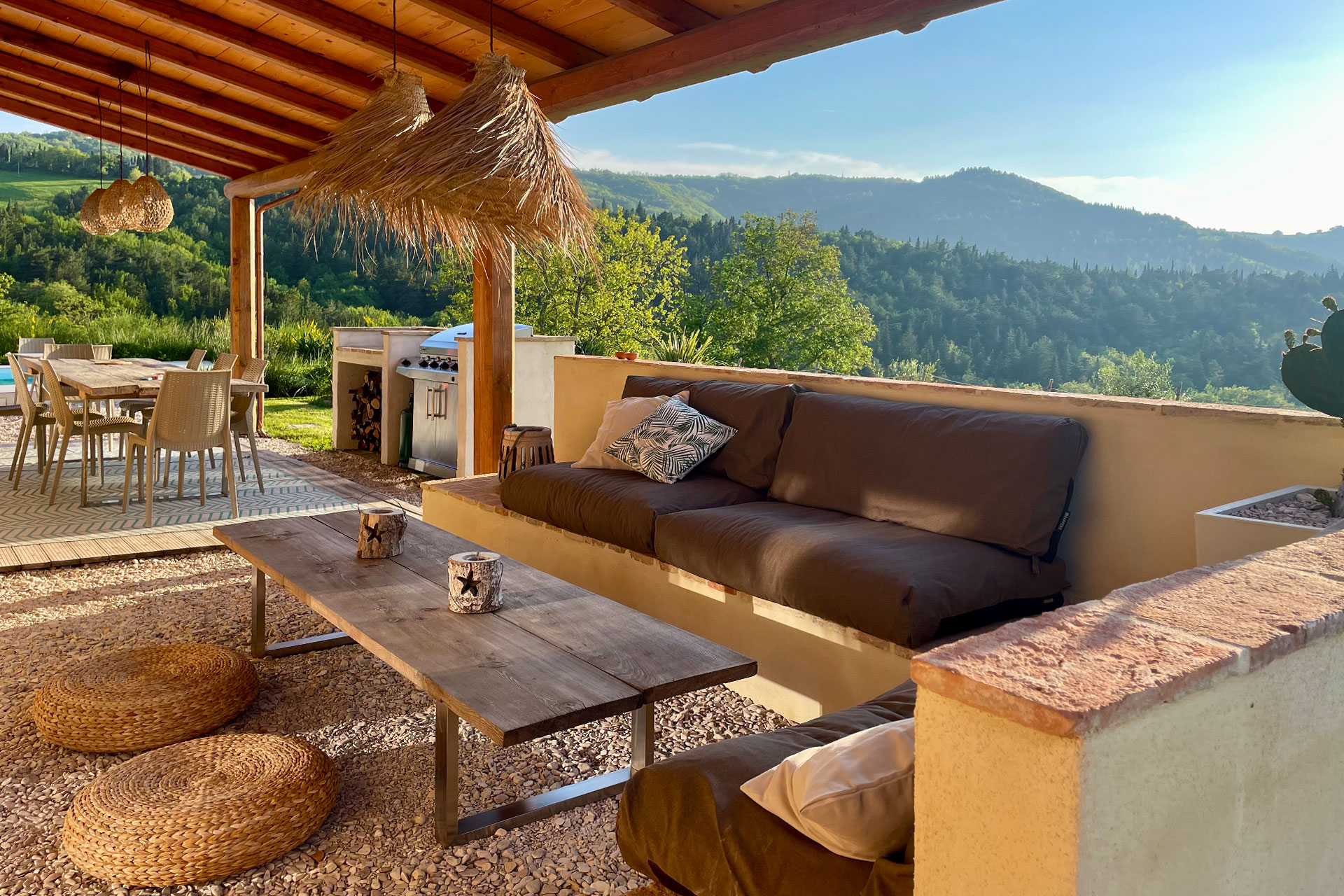 casa-fontegenga_farmhouse_marche-italy_exterior-terrace-view.jpg