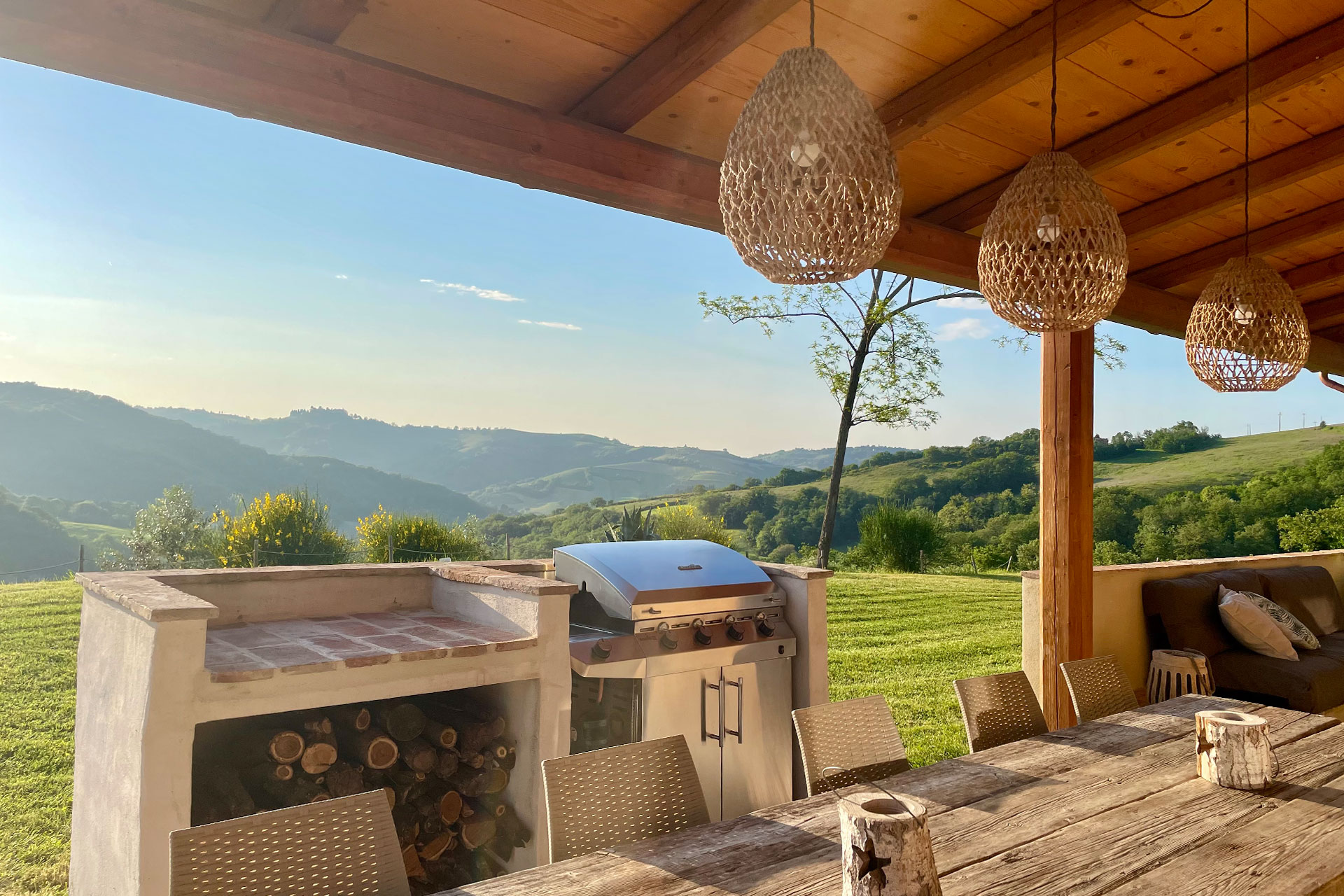 casa-fontegenga_farmhouse_marche-italy_exterior-view.jpg