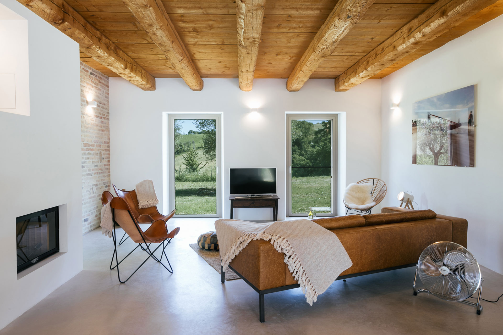 casa-fontegenga_farmhouse_marche-italy_interior-design.jpg