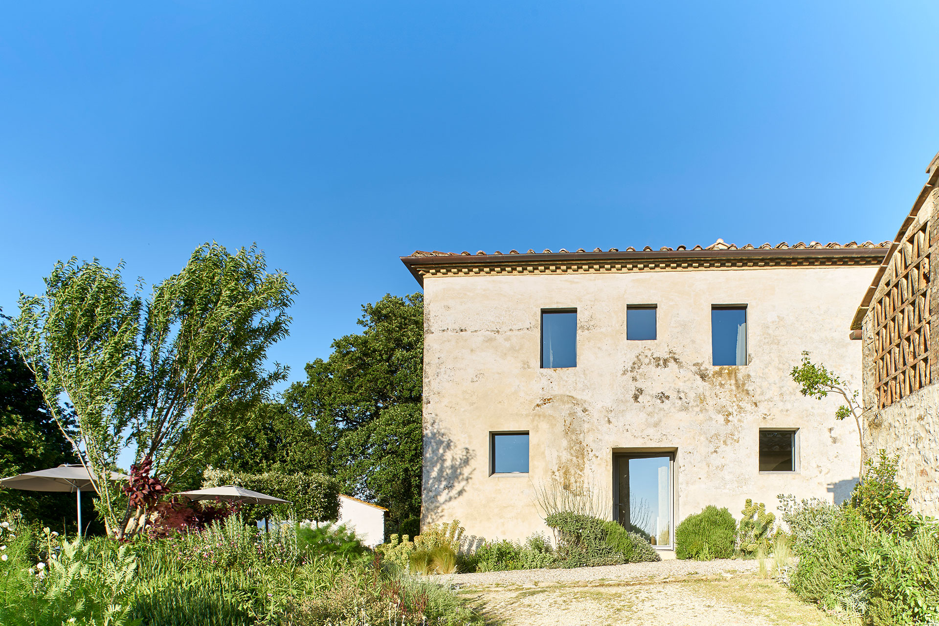 casale-di-cellole_farmhouse_tuscany-italy_exterior-house.jpg