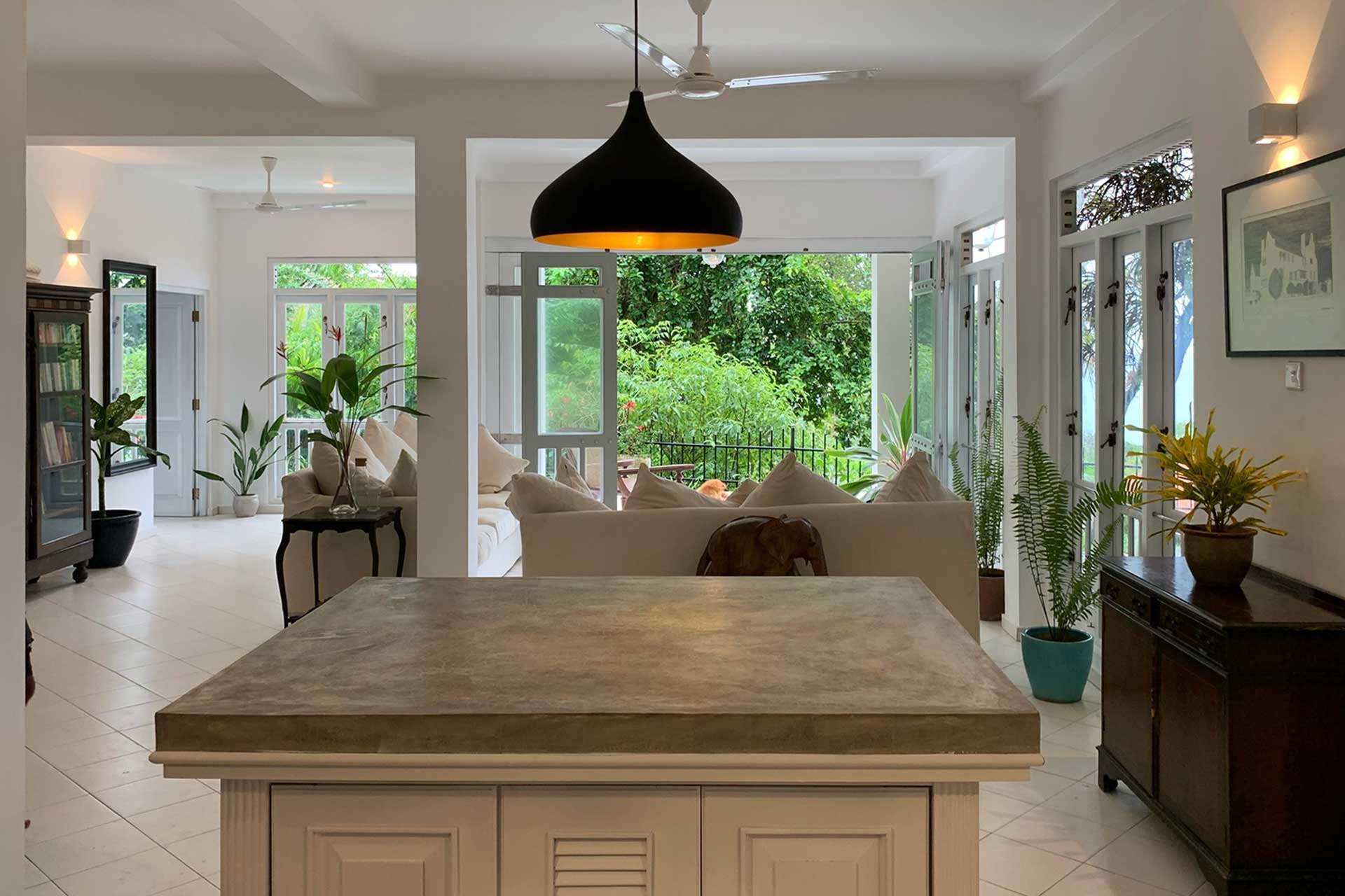 kanda-house_small-hotel_Southern-Province-Sri-Lanka_mango-house-interior.jpg