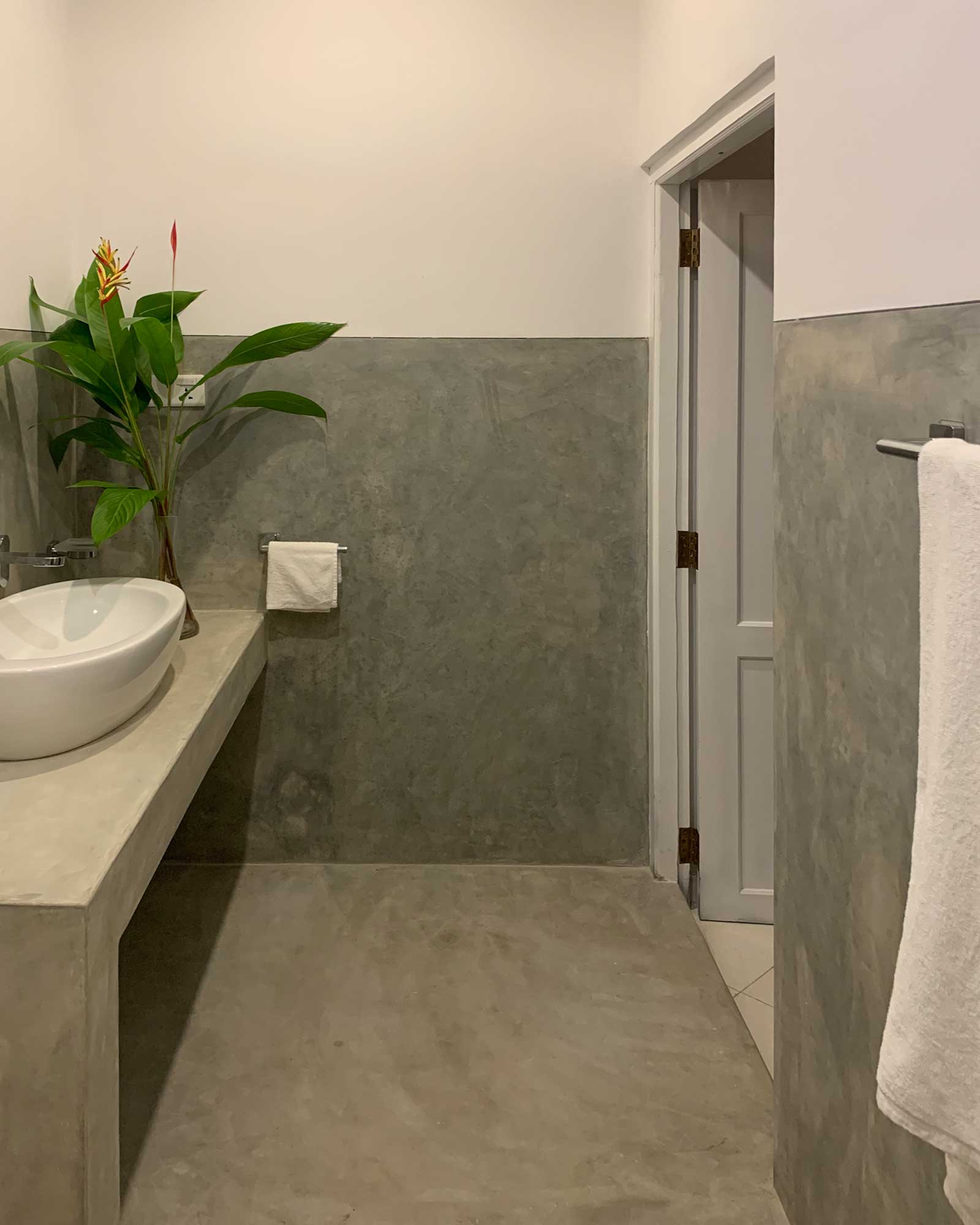 kanda-house_small-hotel_Southern-Province-Sri-Lanka_mango-house-interior-bathroom.jpg