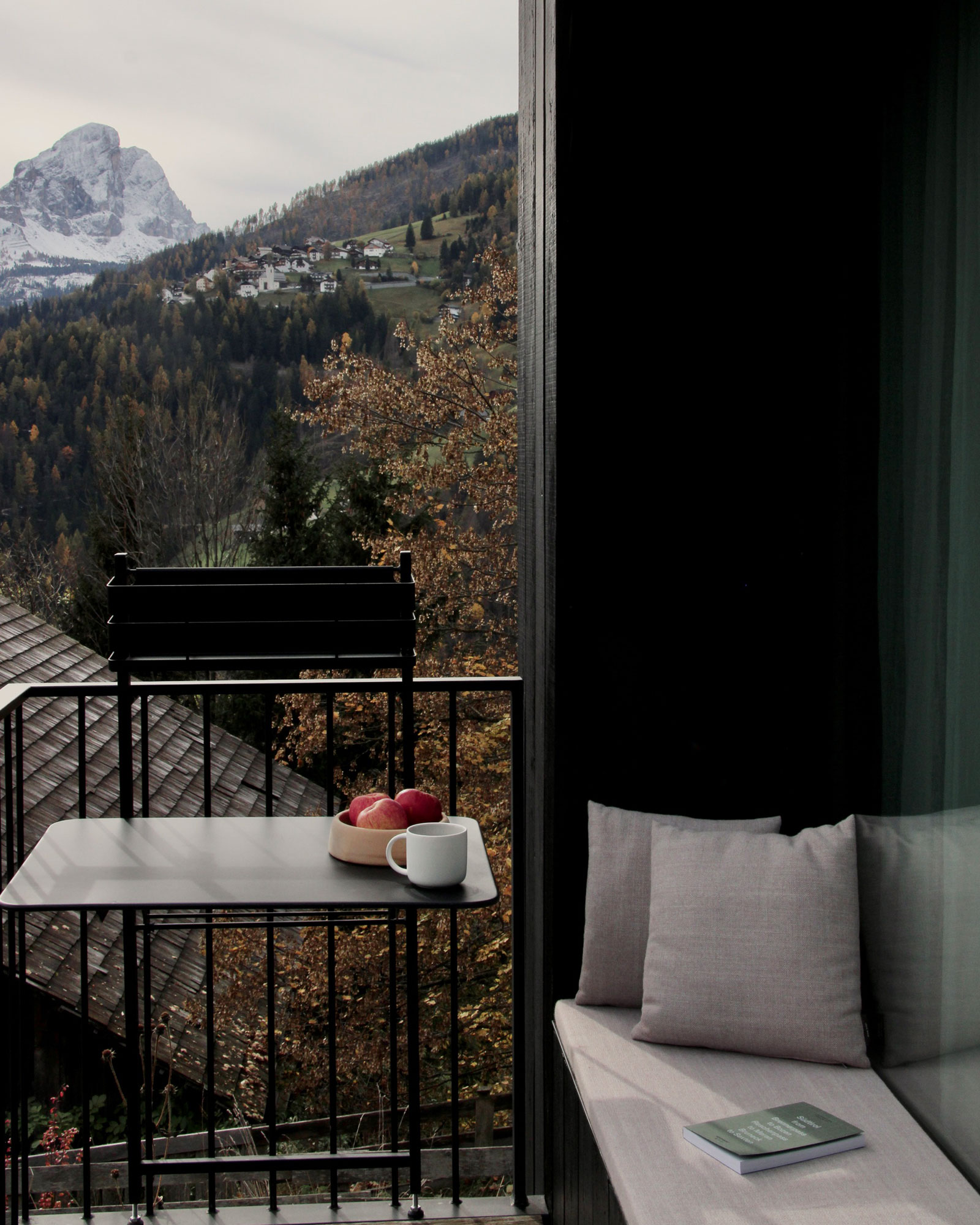 dolomite-chalet_chalet_marebbe-italy_exterior.jpg