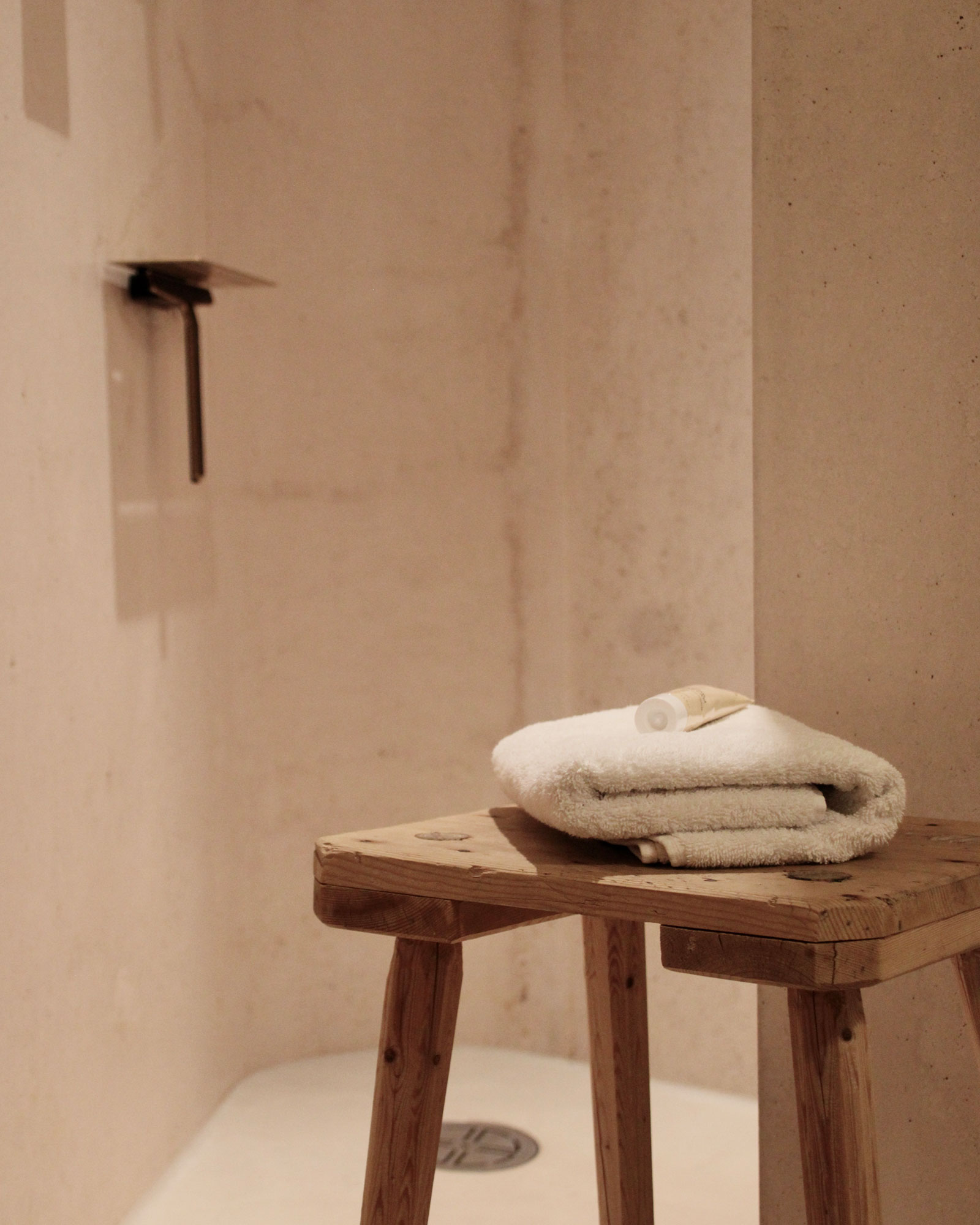 dolomite-chalet_chalet_marebbe-italy_interior-bathroom.jpg