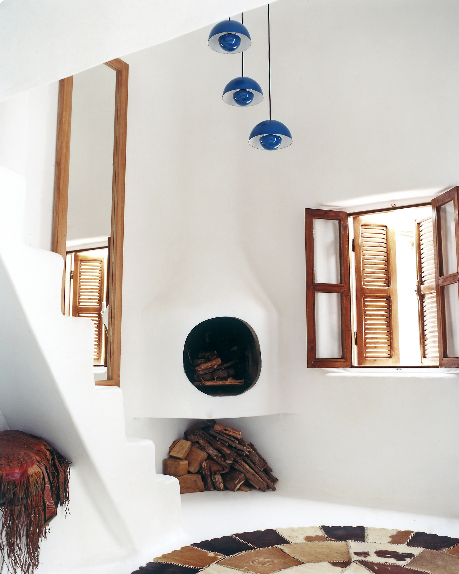 dar-beida_villa_essaouira_morocco_interior-bedroom-window.jpg