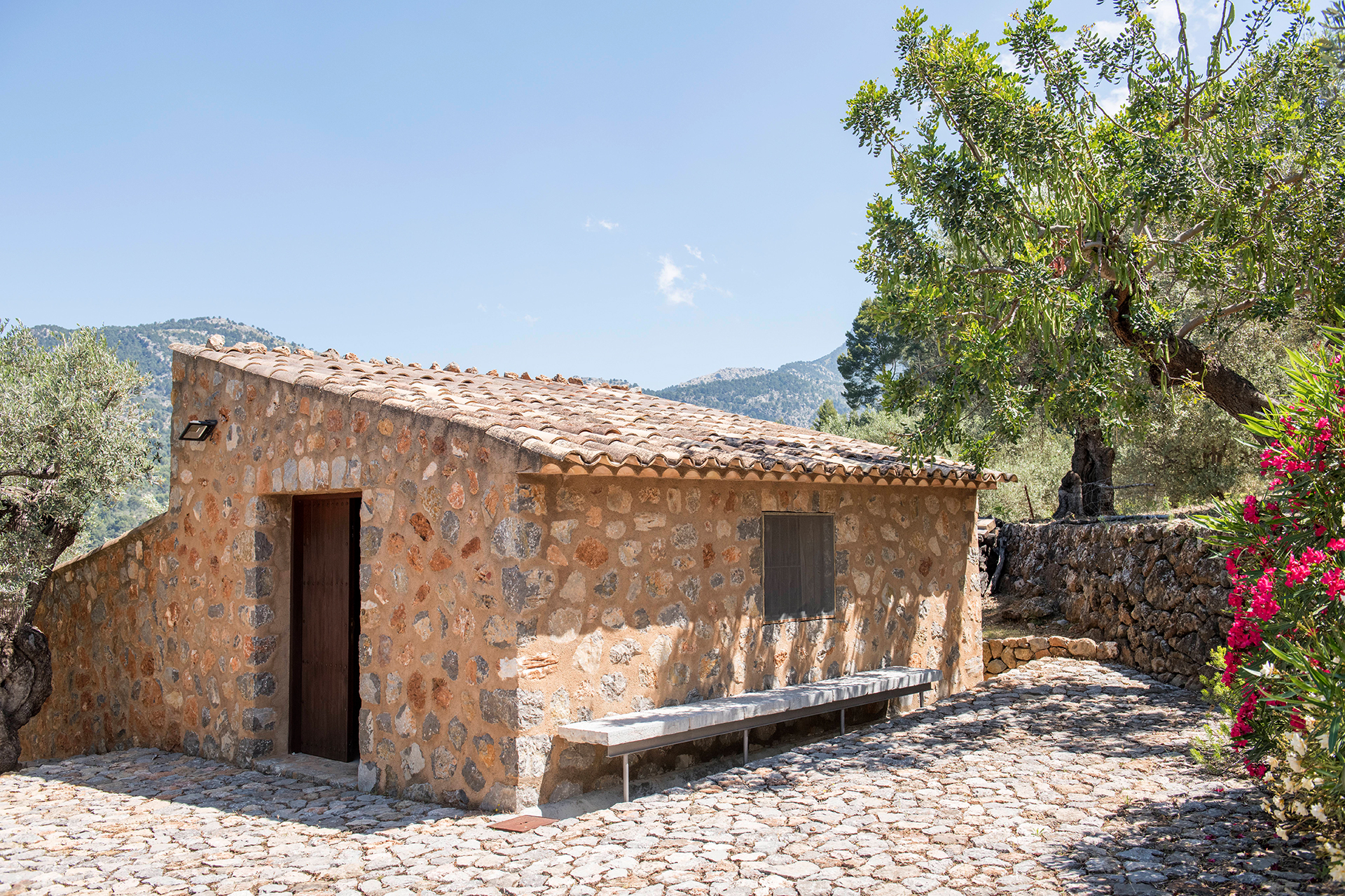 casa-soller_estate_Illes-Balears-spain_exterior-detail-space.jpg
