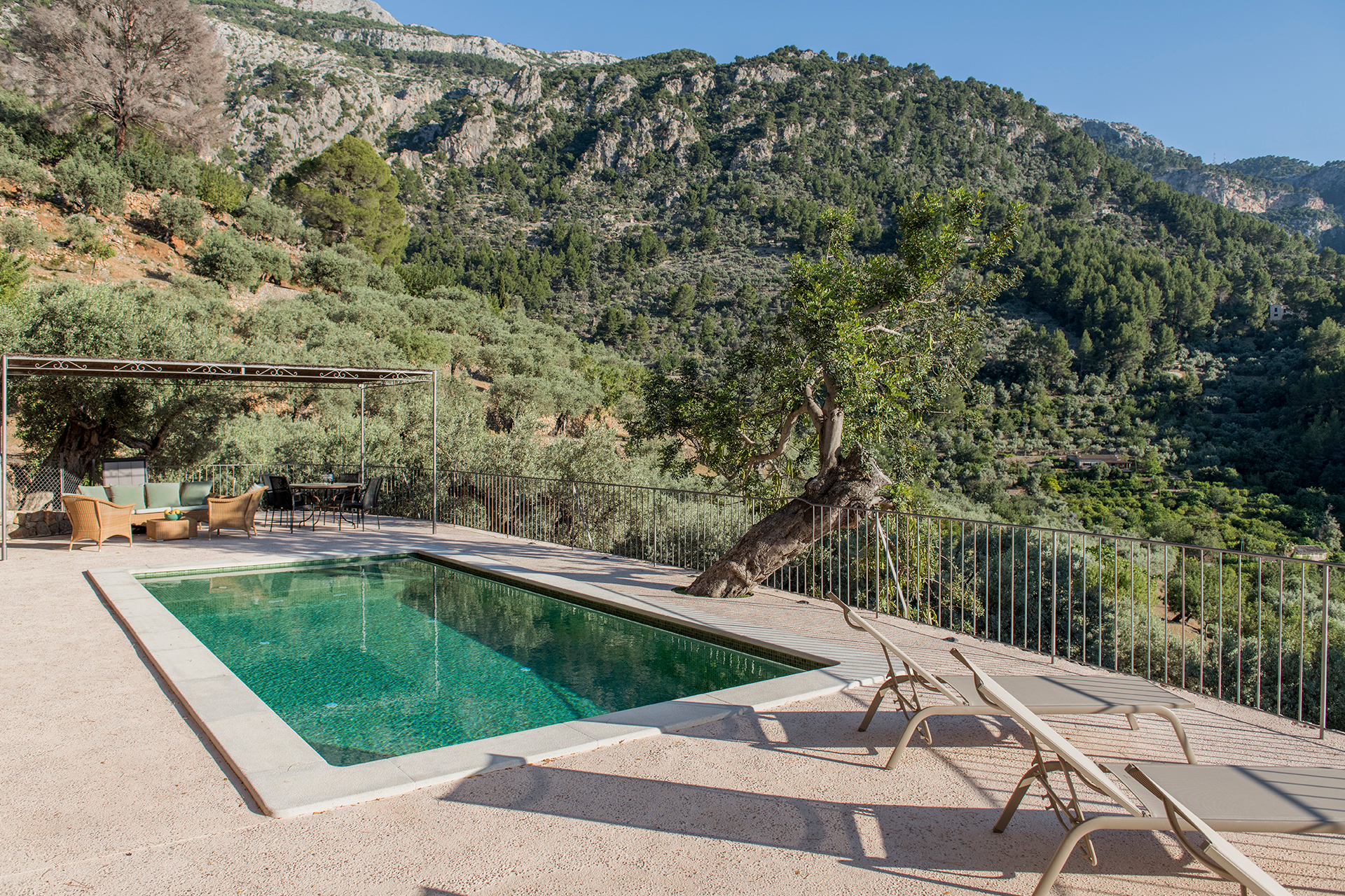 casa-soller_estate_Illes-Balears-spain_exterior-pool-design.jpg