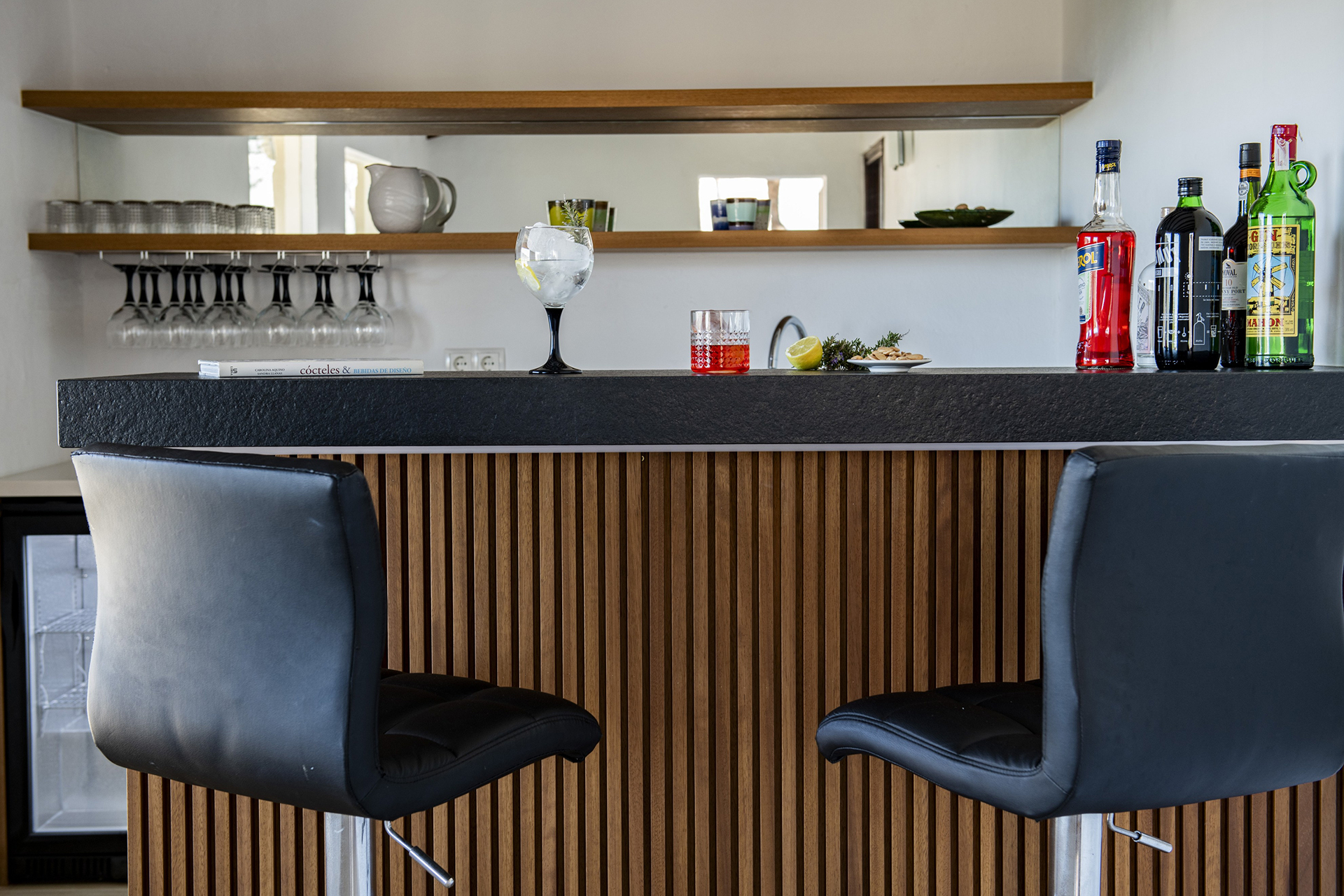 casa-soller_estate_Illes-Balears-spain_interior-bar-detail.jpg