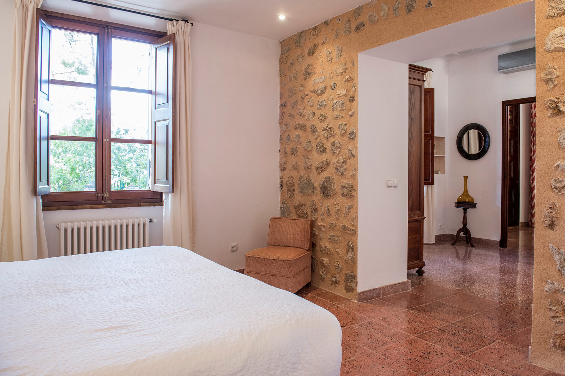casa-soller_estate_Illes-Balears-spain_interior-bed.jpg