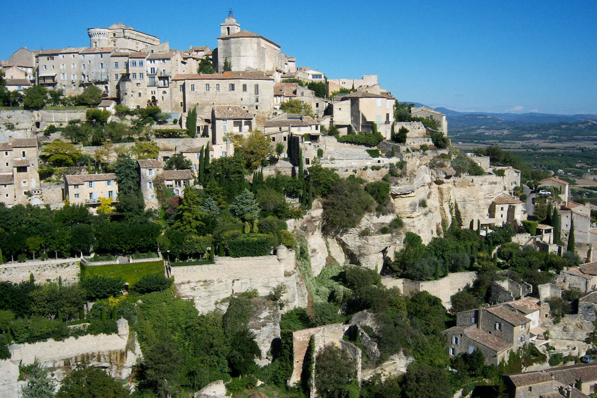 la-tour-de-pierre_country-house_gordes-france_exterior-design.jpg