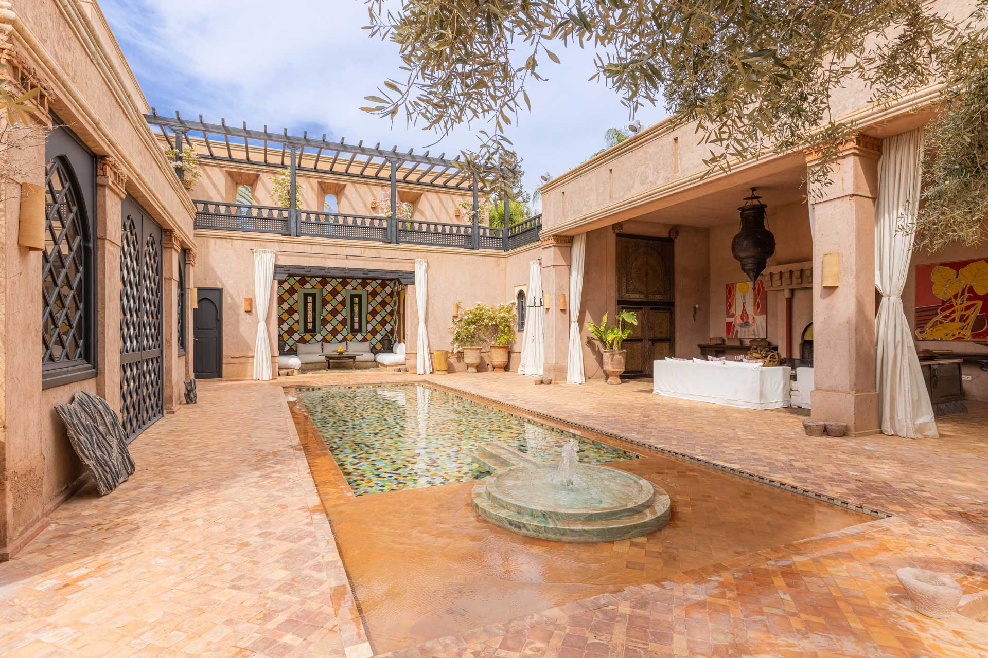 ezzahra_estate_marrakech-morocco_villa_Ezzahra-exterior-fountain.jpg