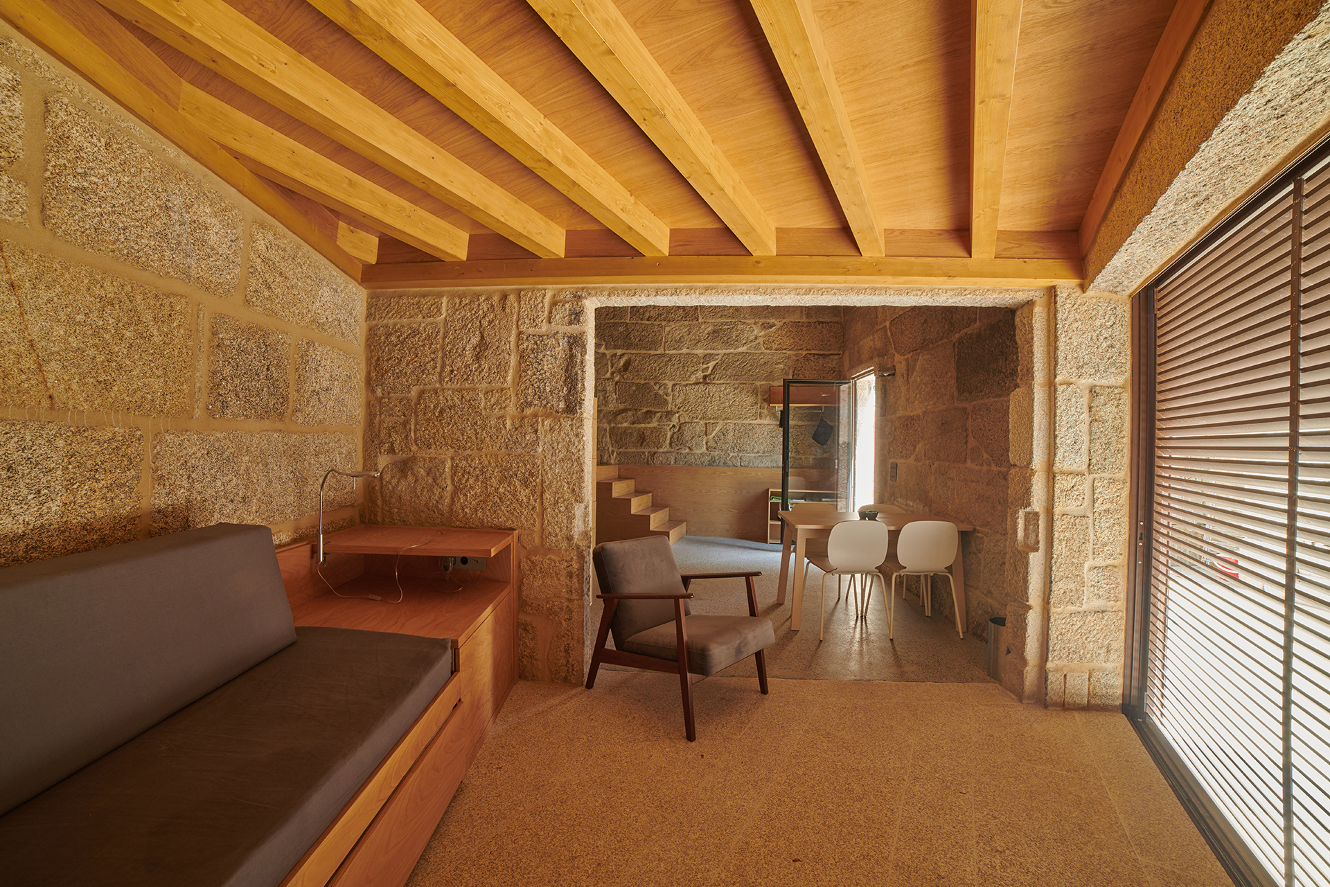 camino-de-playa-cabana_cabin_donon-spain_interior-space.jpg