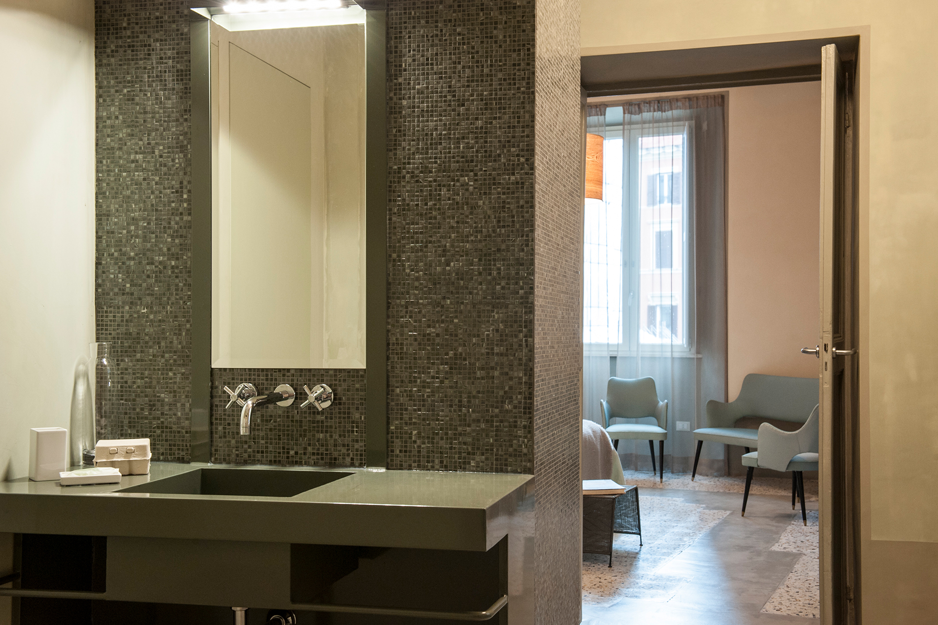 casacau-apartments_apartment_lazio-roma-italy_right-corner-bathroom.jpg