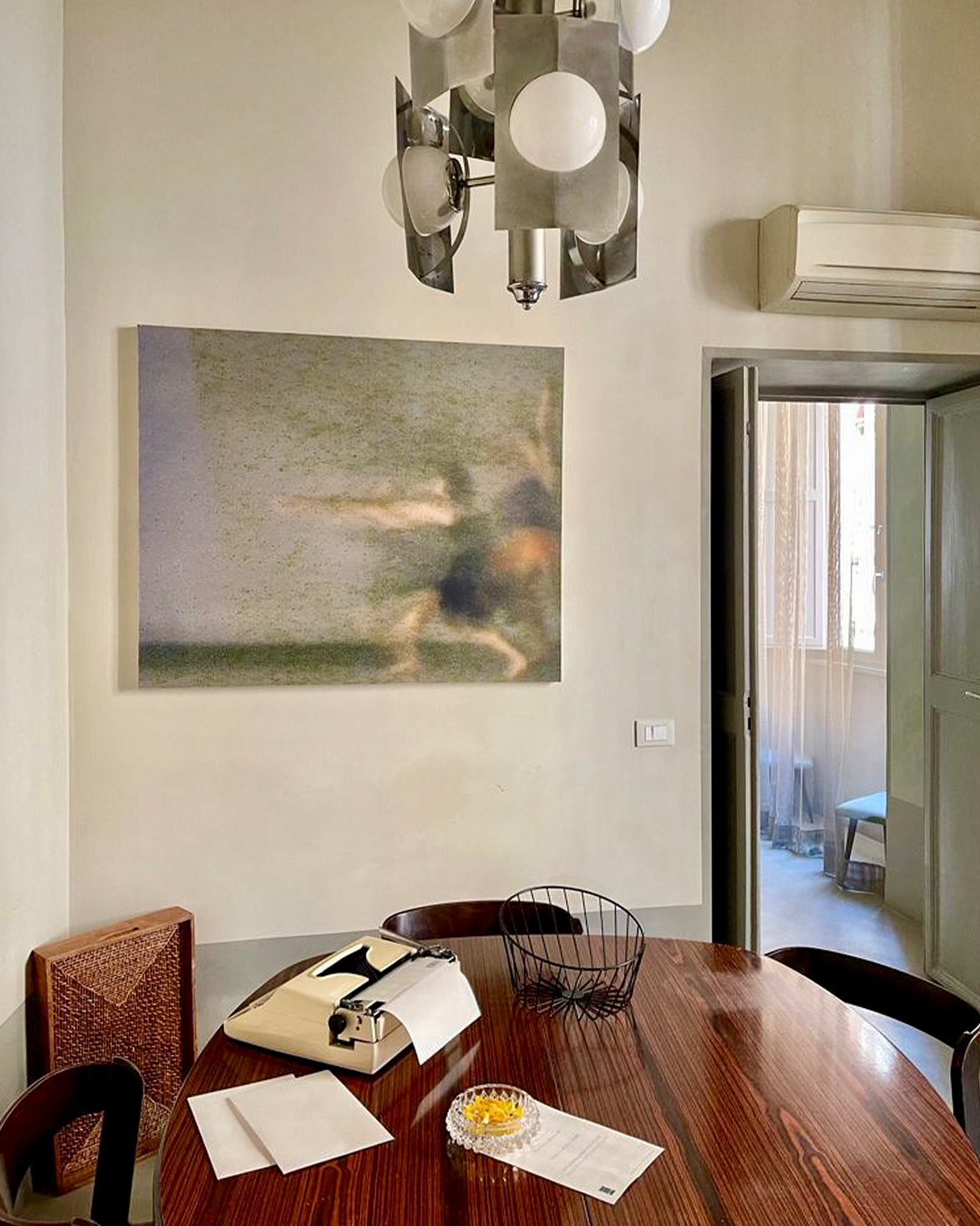 casacau-apartments_apartment_lazio-roma-italy_right-corner-interior.jpg