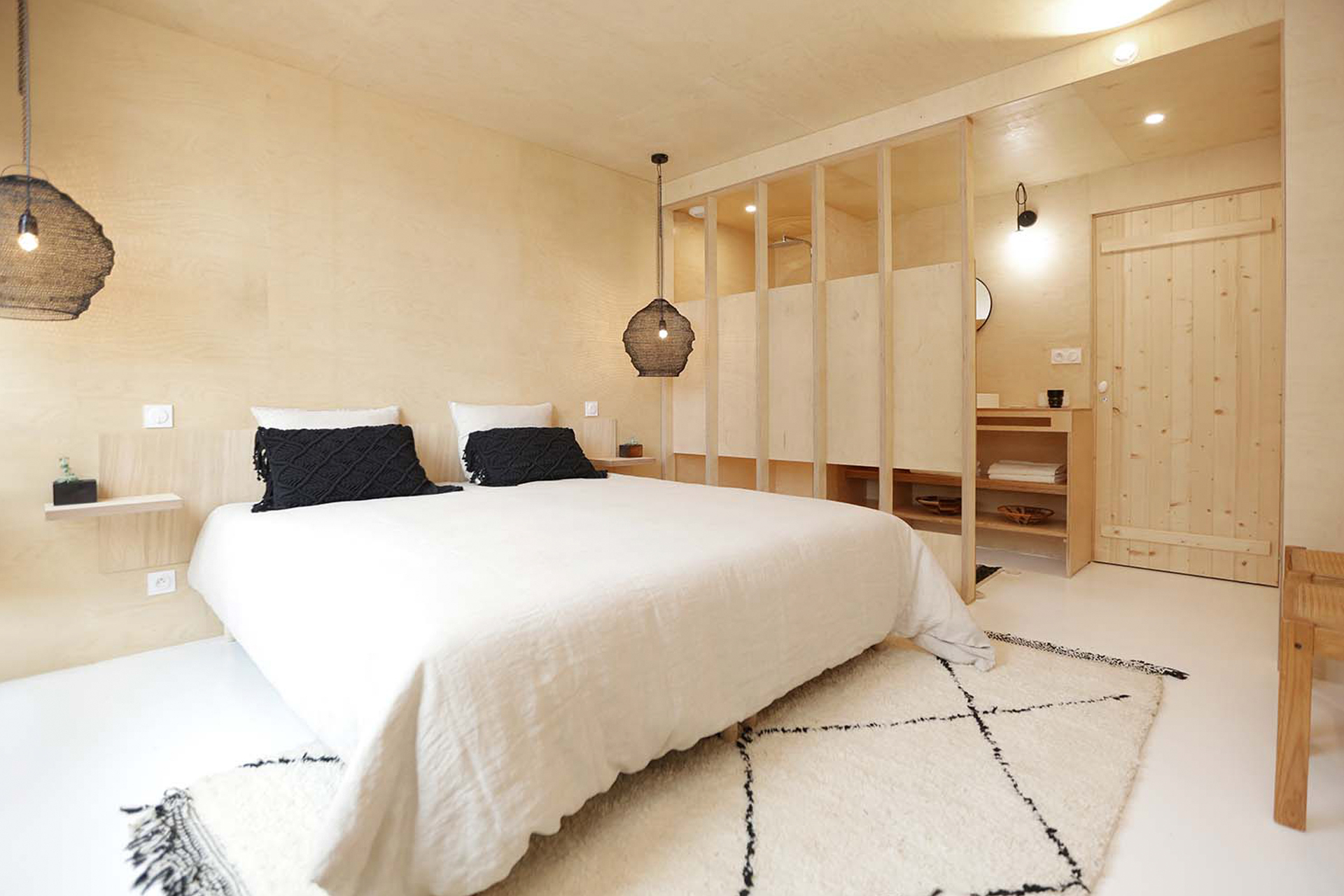 villa-cayola_beachhouse_Pays-de-la-Loire-France_interior-bedroom.jpg