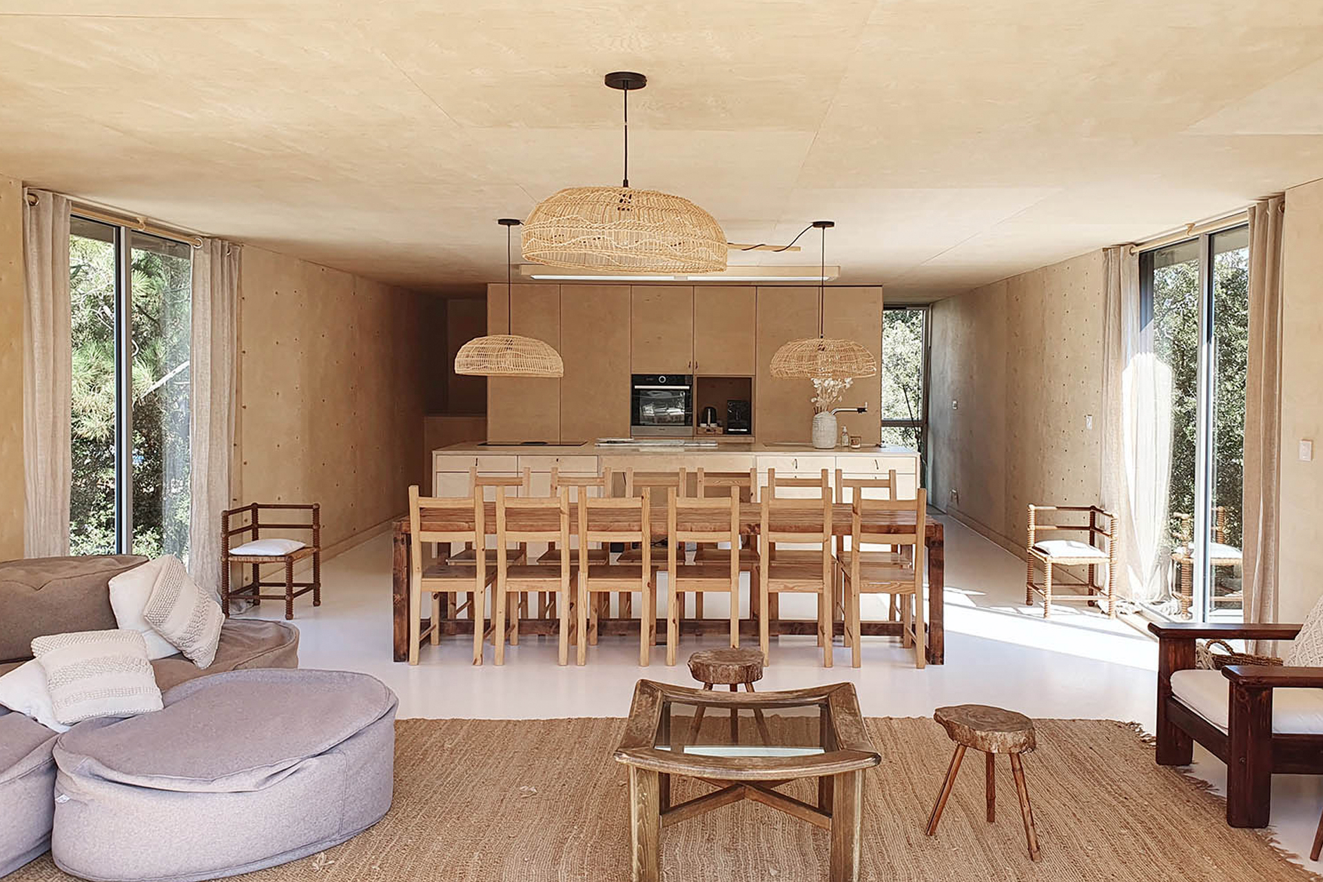 villa-cayola_beachhouse_Pays-de-la-Loire-France_interior-space.jpg