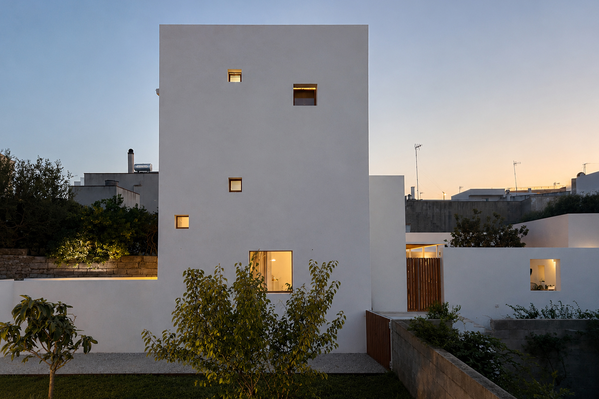 la-torre-bianca_villa_puglia-italy_exterior-night.jpg