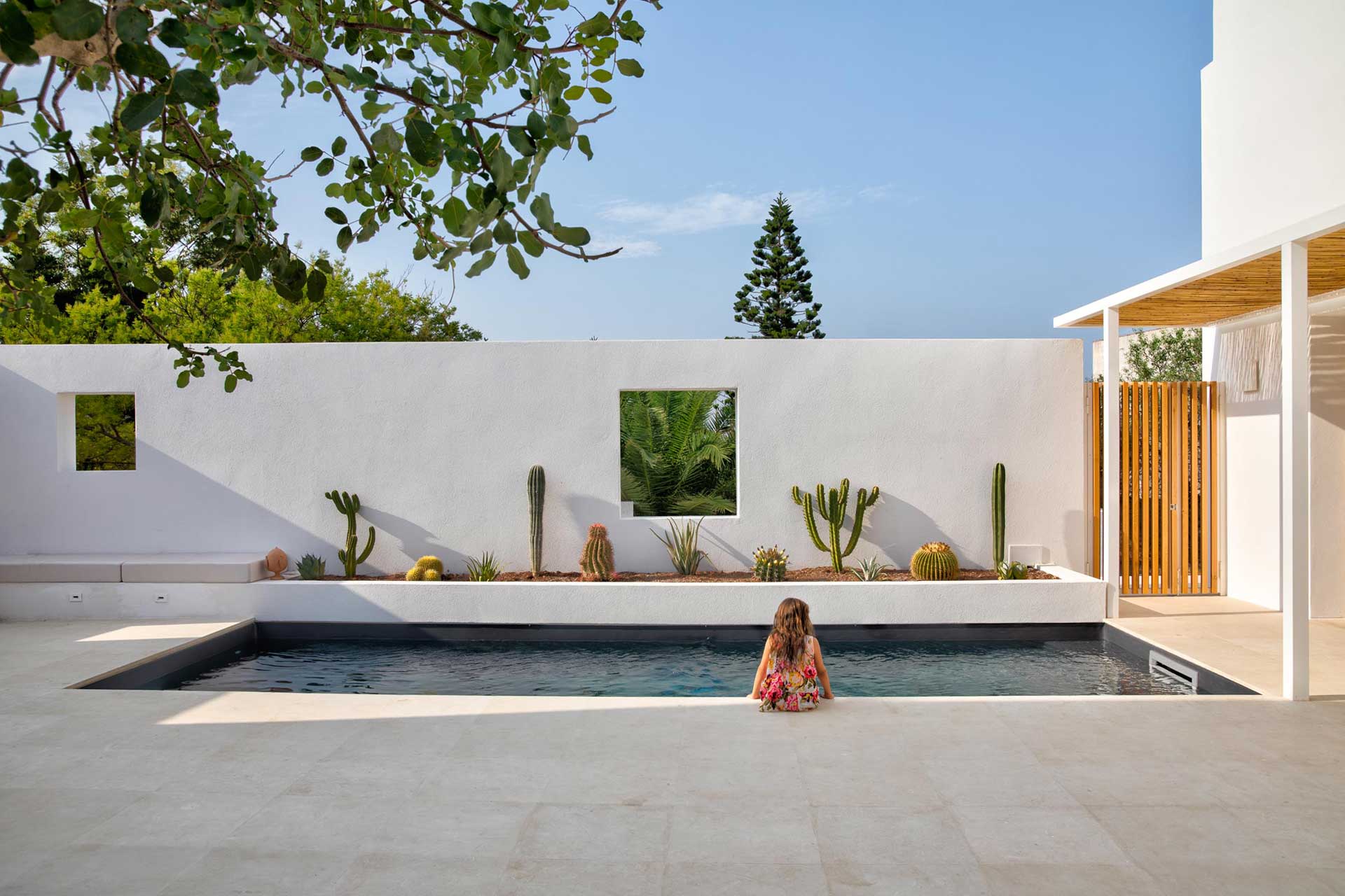 la-torre-bianca_villa_puglia-italy_exterior-pool.jpg