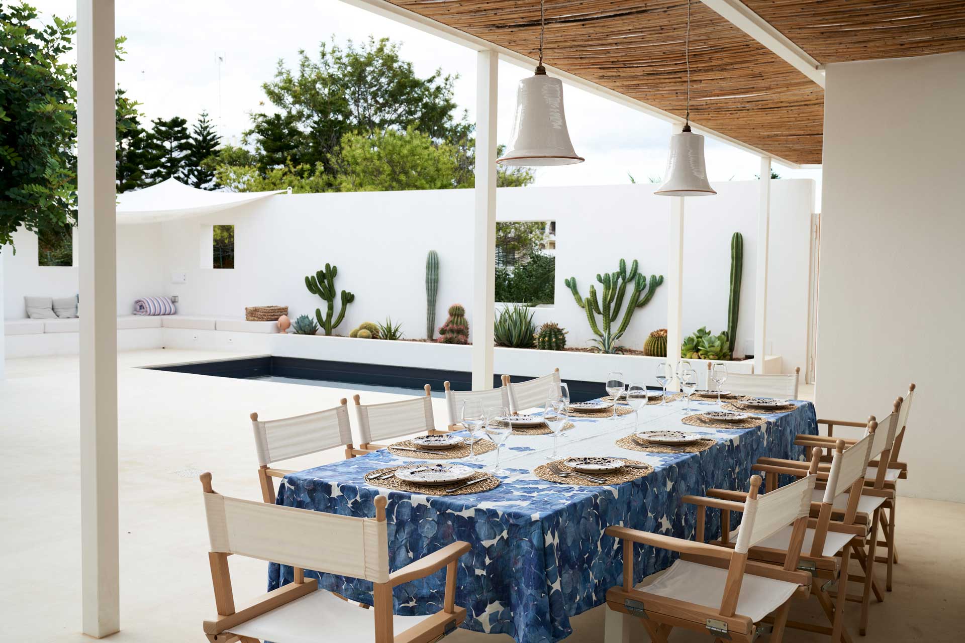 la-torre-bianca_villa_puglia-italy_exterior-table-terrace.jpg