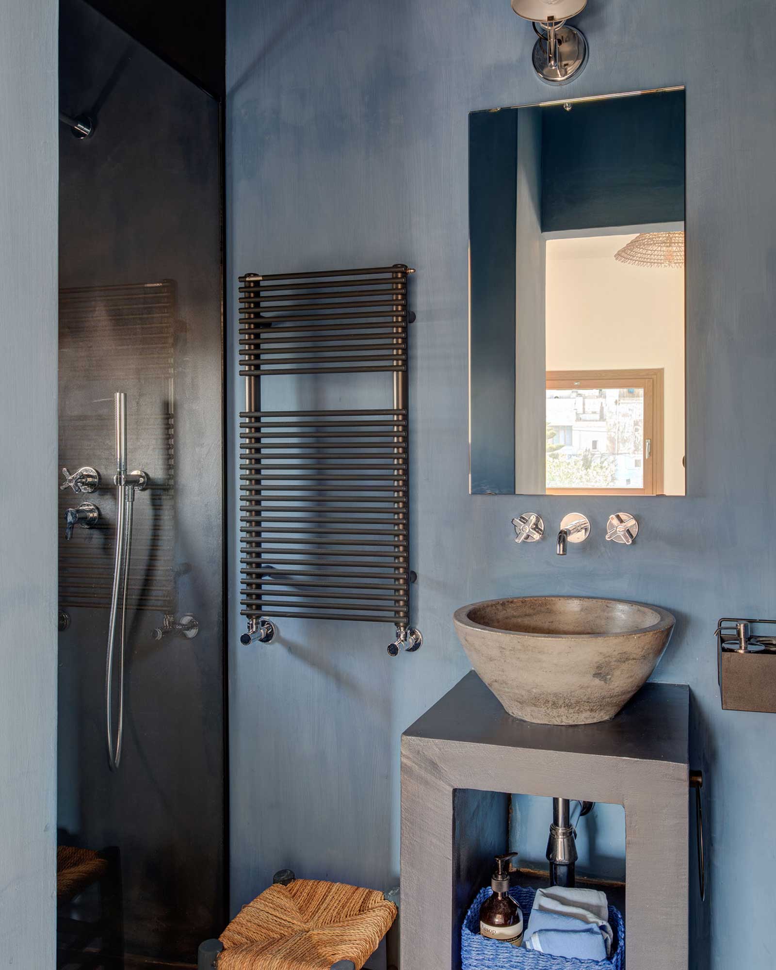 la-torre-bianca_villa_puglia-italy_interior-bath-room.jpg