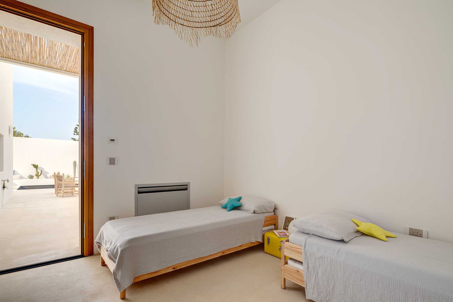 la-torre-bianca_villa_puglia-italy_interior-bed-room.jpg