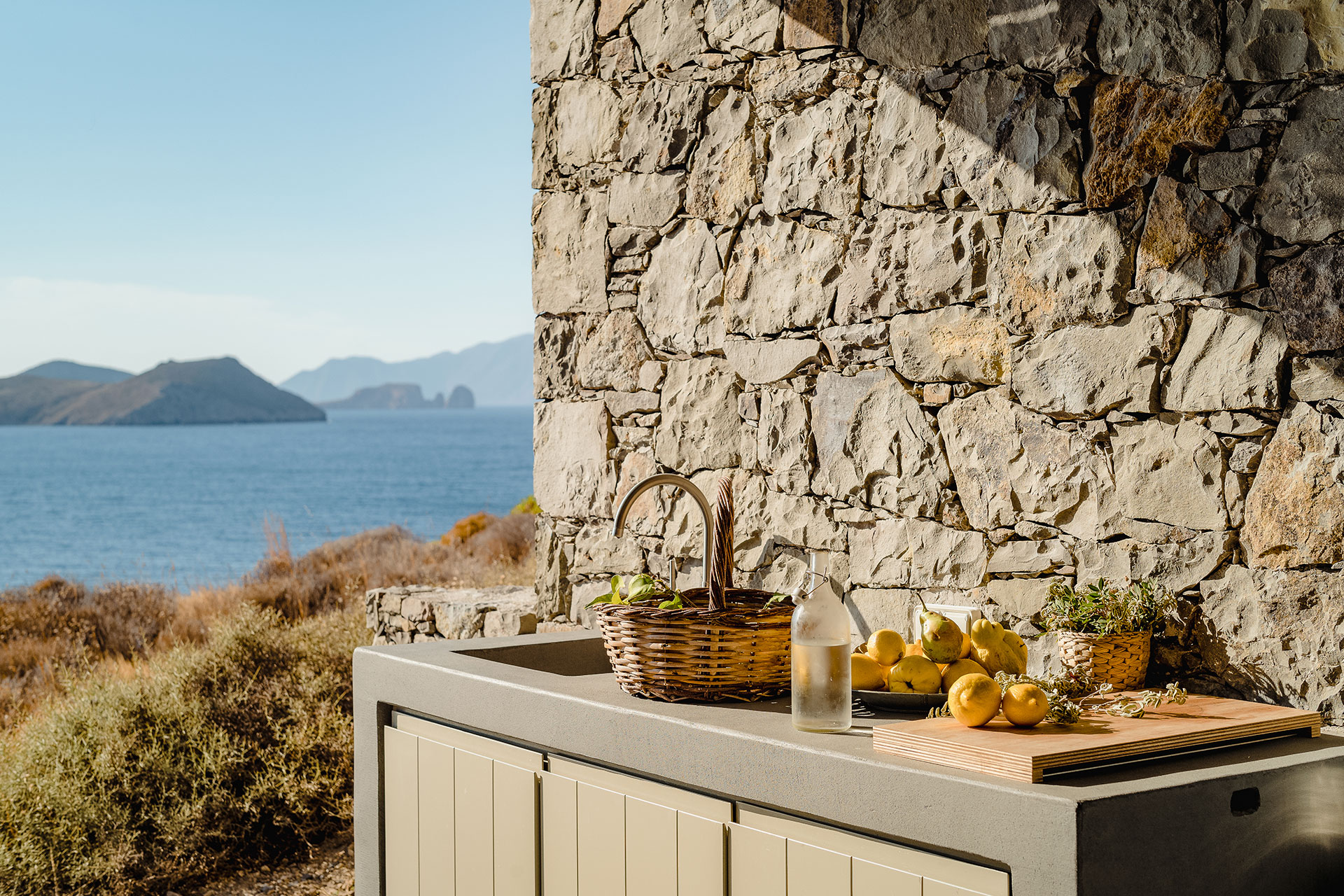 skinopi-lodge_beachhouse_milos-greece_exterior.jpg
