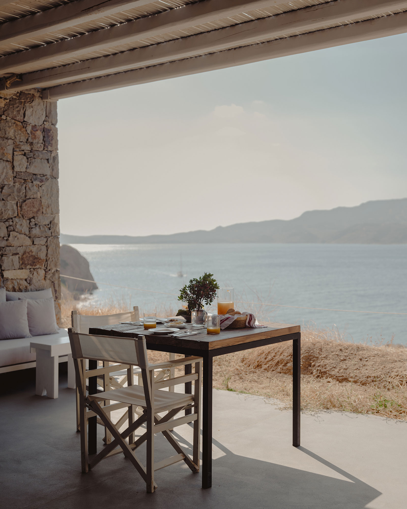 skinopi-lodge_beachhouse_milos-greece_exterior-table-view.jpg