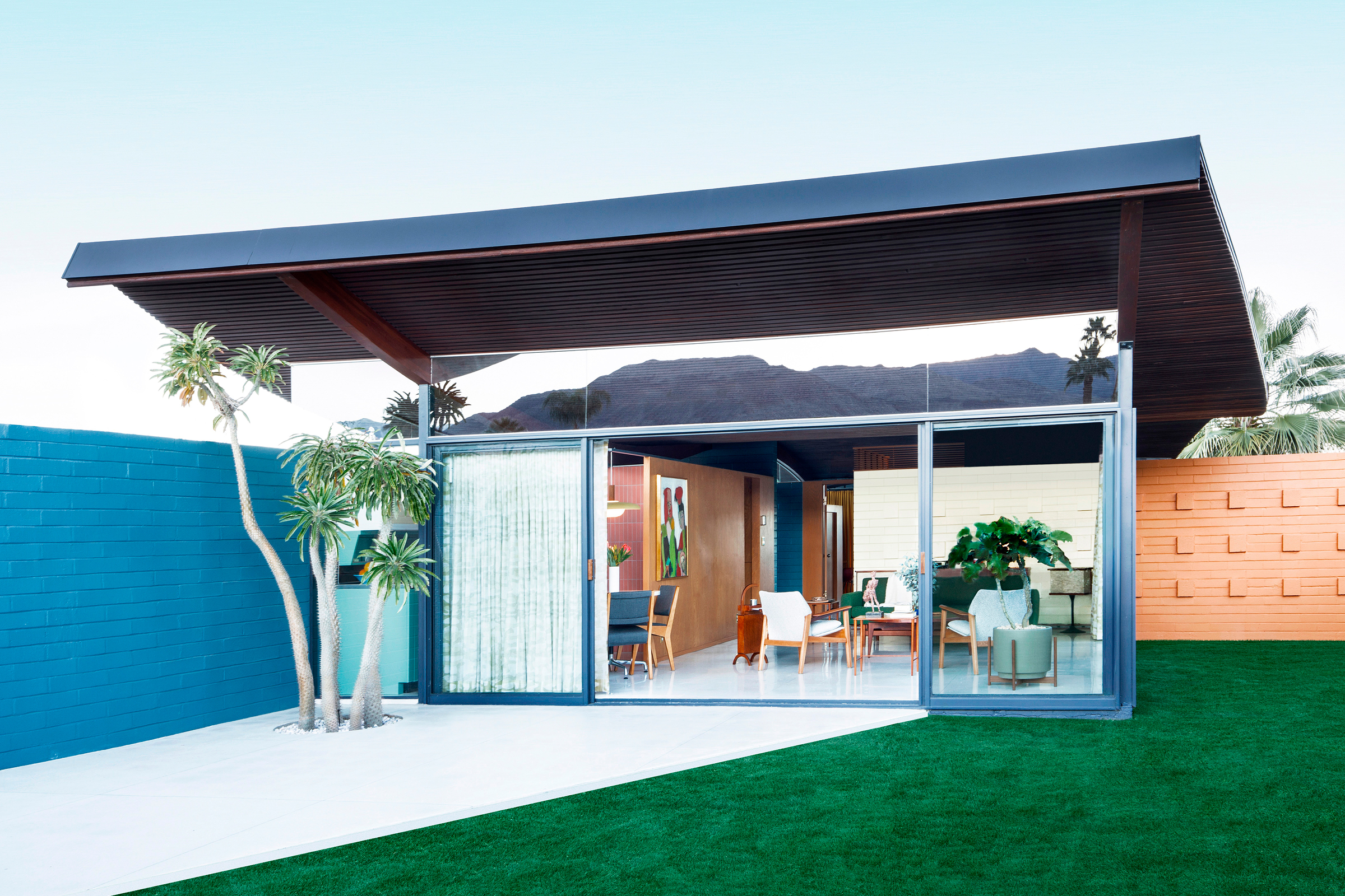 the-desert-wave_house_palm-springs-california_exterior (1).jpg