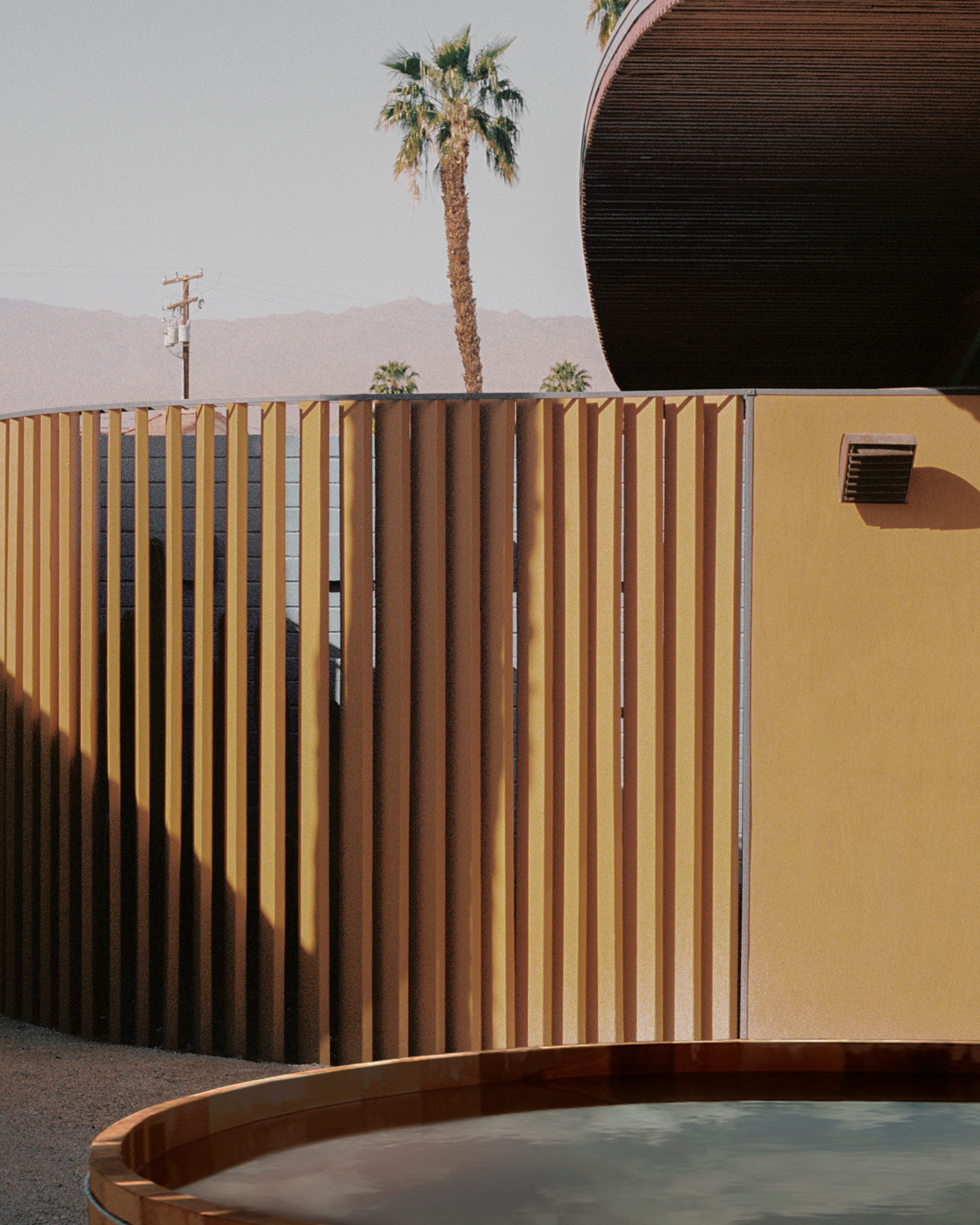 the-desert-wave_house_palm-springs-california_exterior-jacuzzi (1).jpg