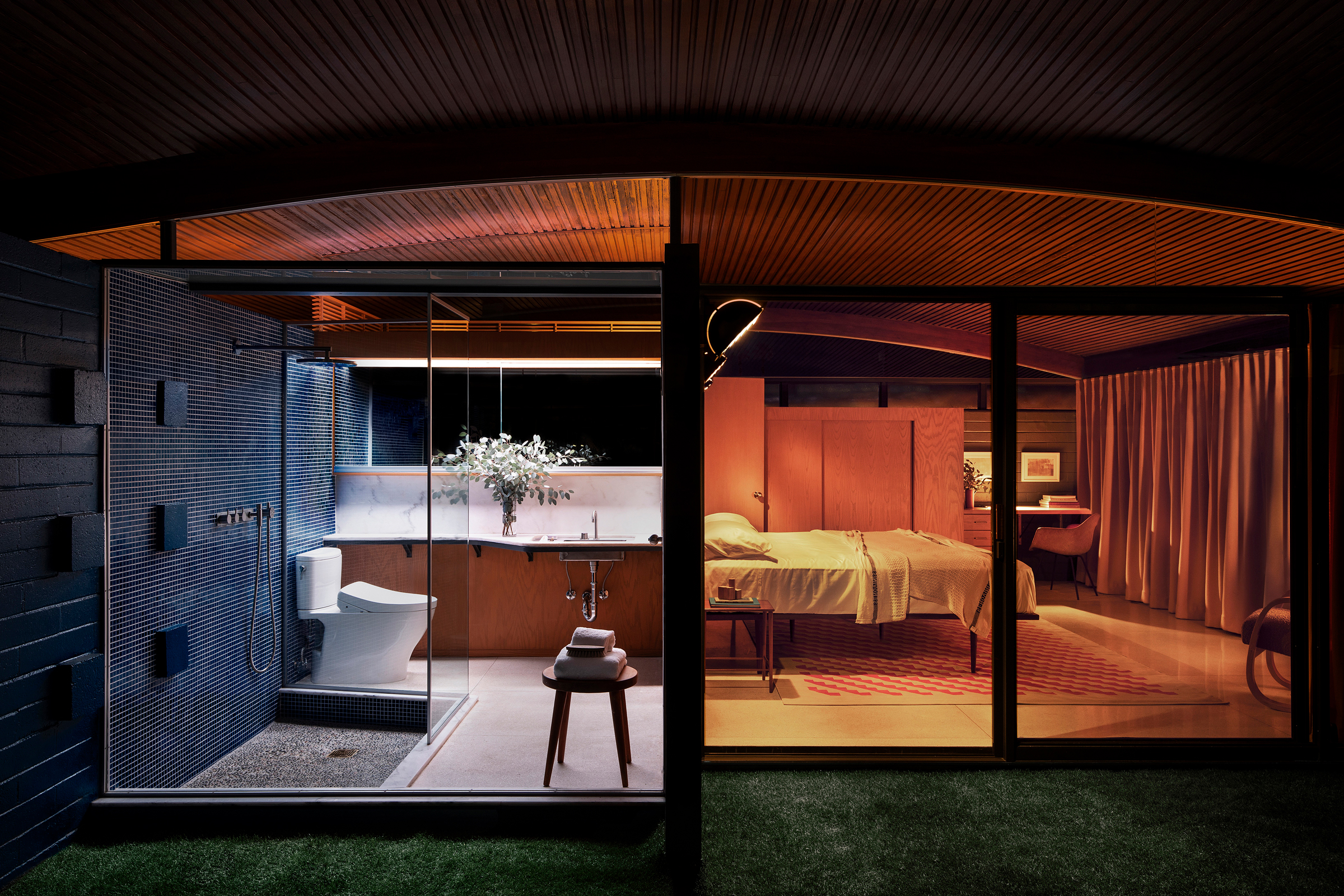 the-desert-wave_house_palm-springs-california_interior-bedroom-night (1).jpg