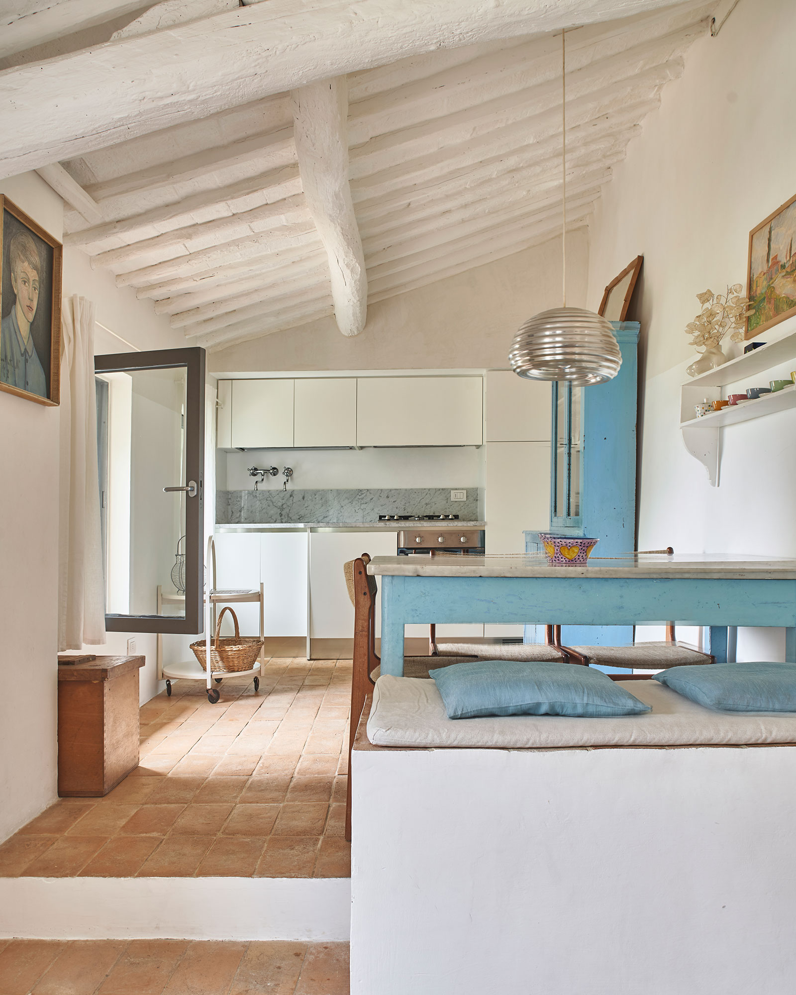 casale-di-cellole_farmhouse_tuscany-italy_moon-interior-room.jpg