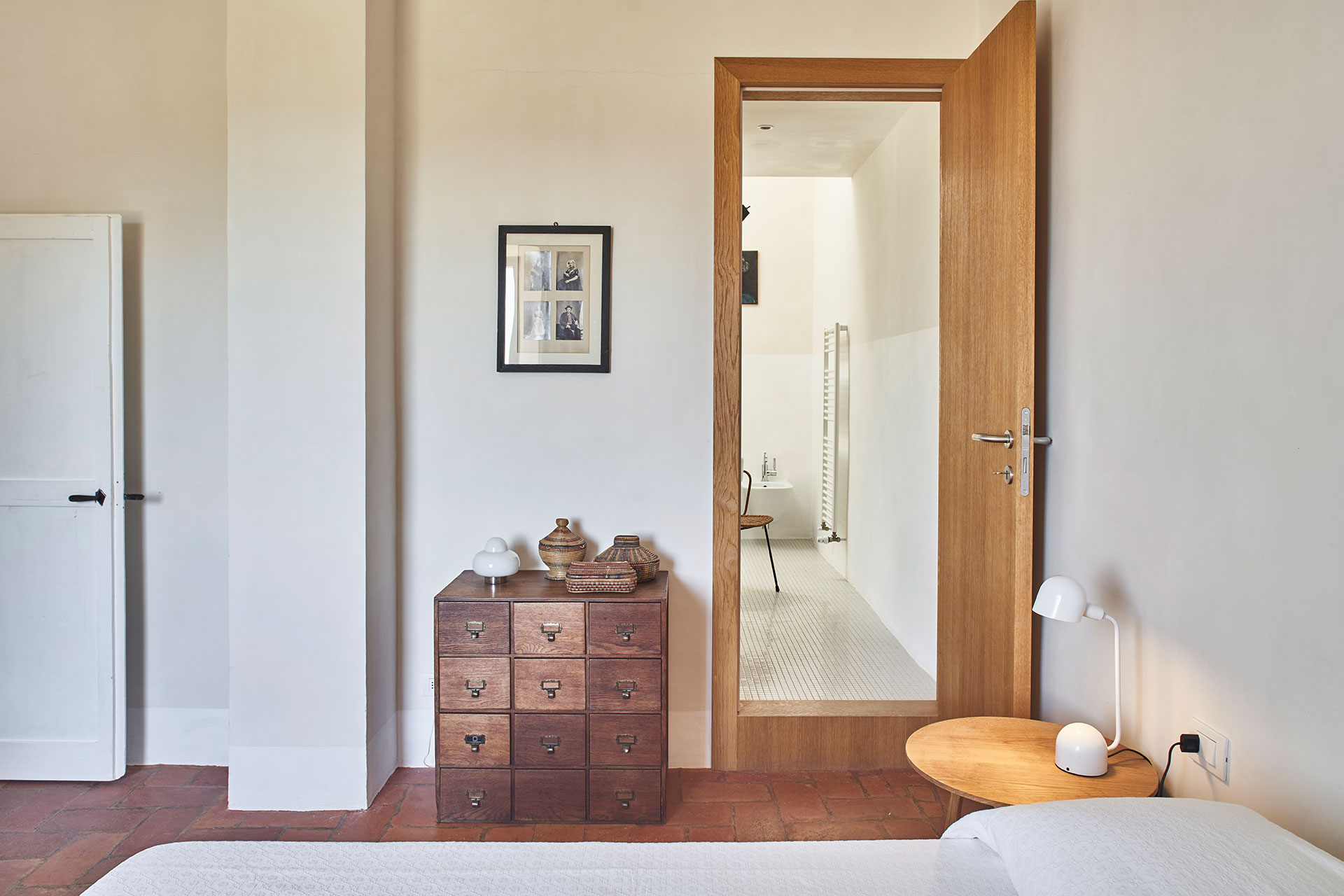 casale-di-cellole_farmhouse_tuscany-italy_river-interior-bed.jpg