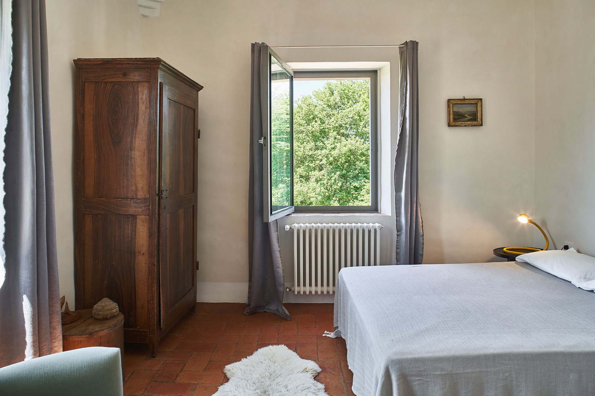 casale-di-cellole_farmhouse_tuscany-italy_river-interior-bedroom.jpg
