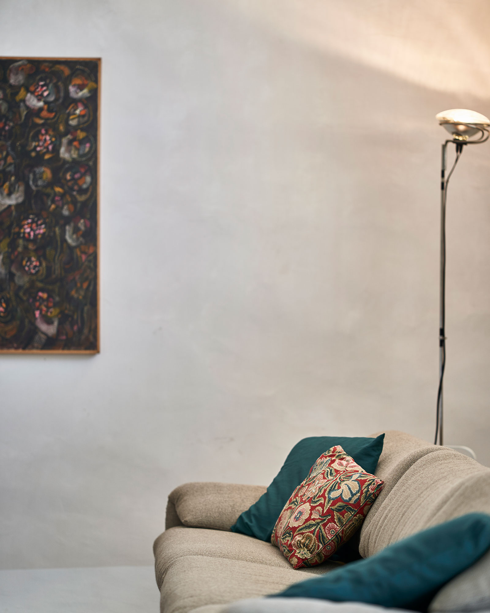 casale-di-cellole_farmhouse_tuscany-italy_river-interior-sofa.jpg