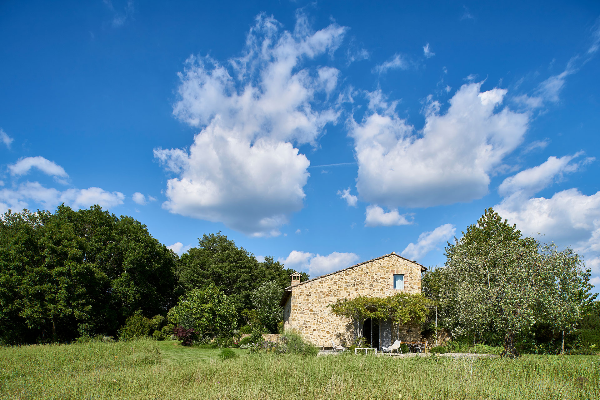 casale-di-cellole_farmhouse_tuscany-italy_canopy-exterior.jpg