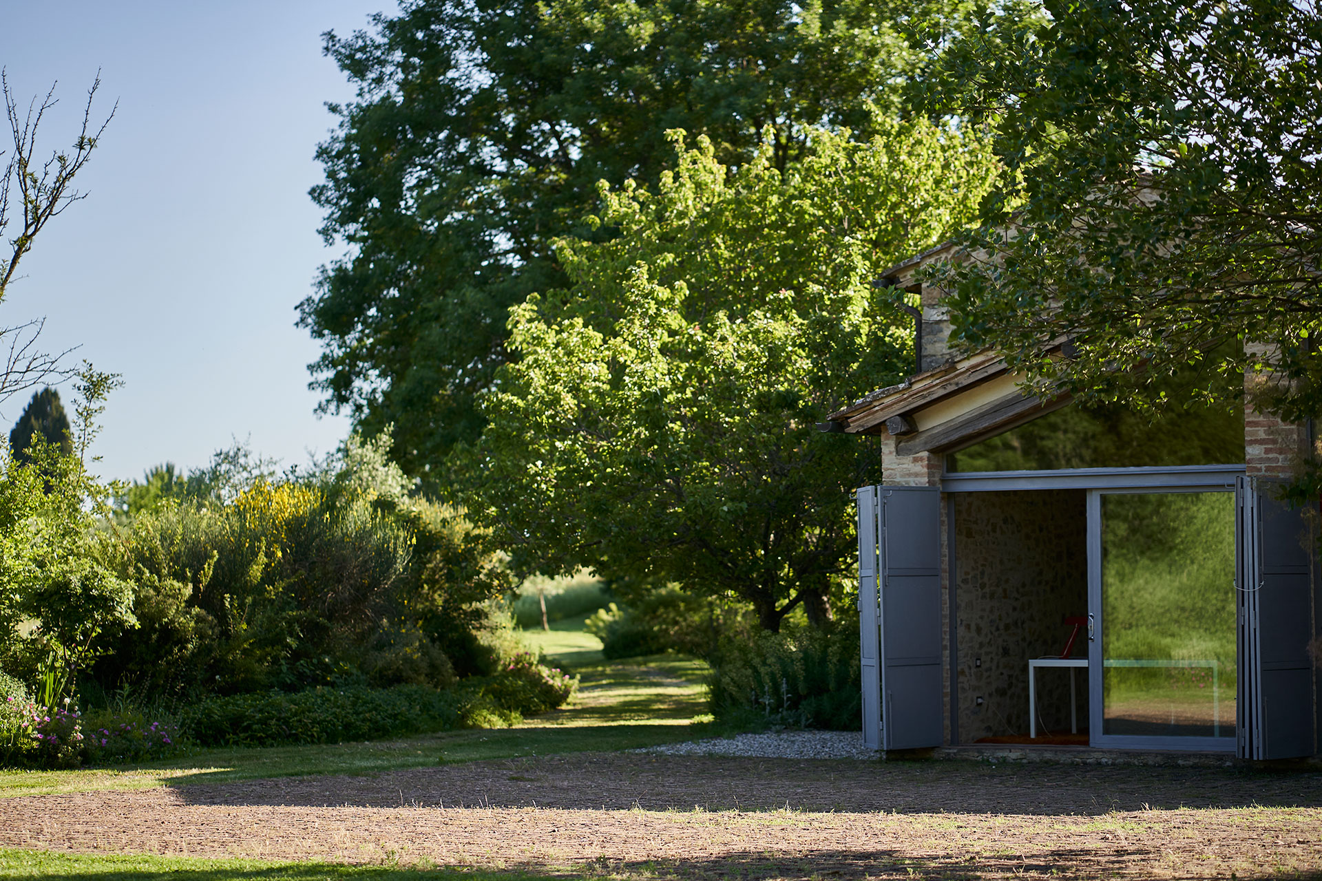 casale-di-cellole_farmhouse_tuscany-italy_canopy-exterior-detail.jpg