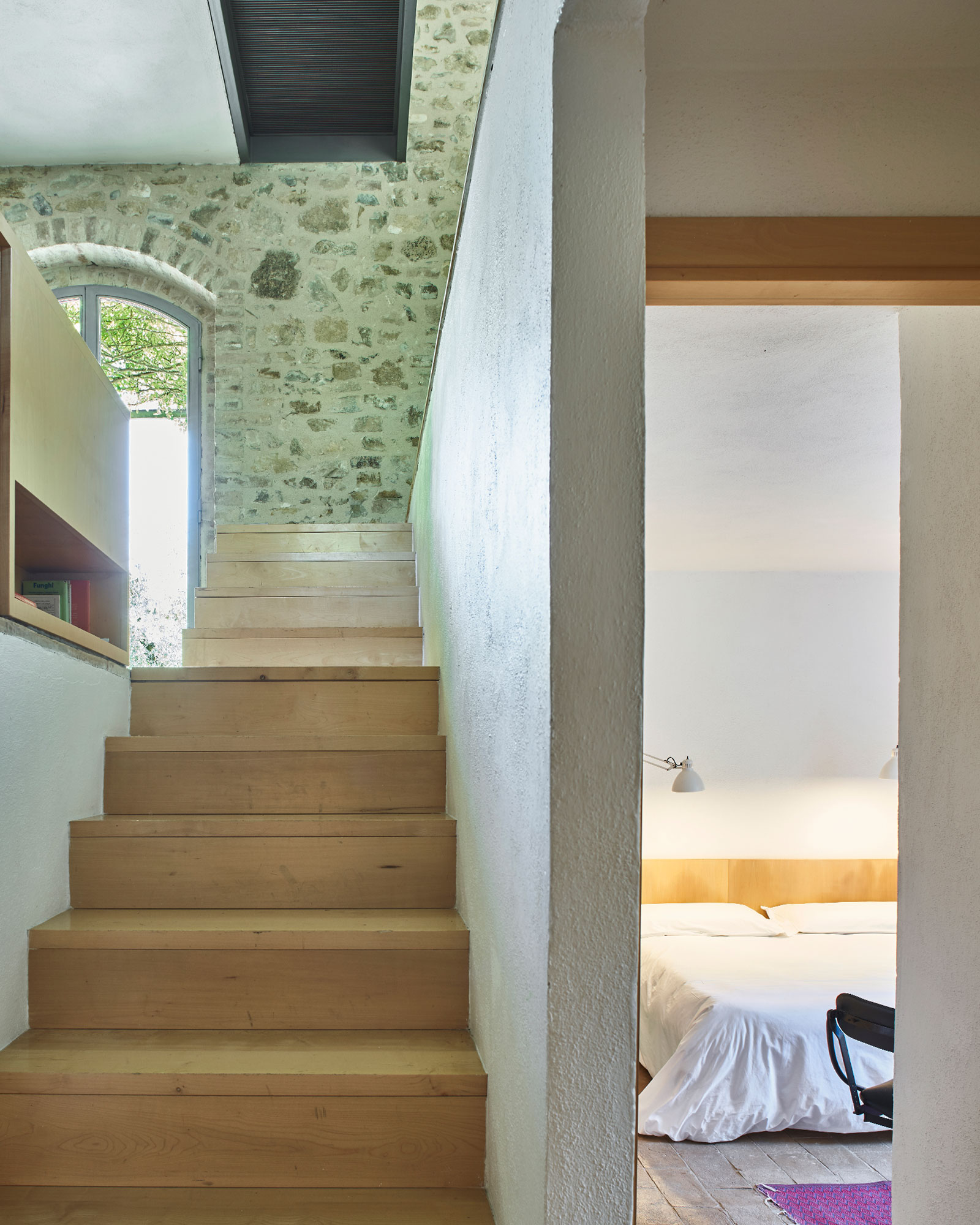 casale-di-cellole_farmhouse_tuscany-italy_canopy-interior-bed-space.jpg