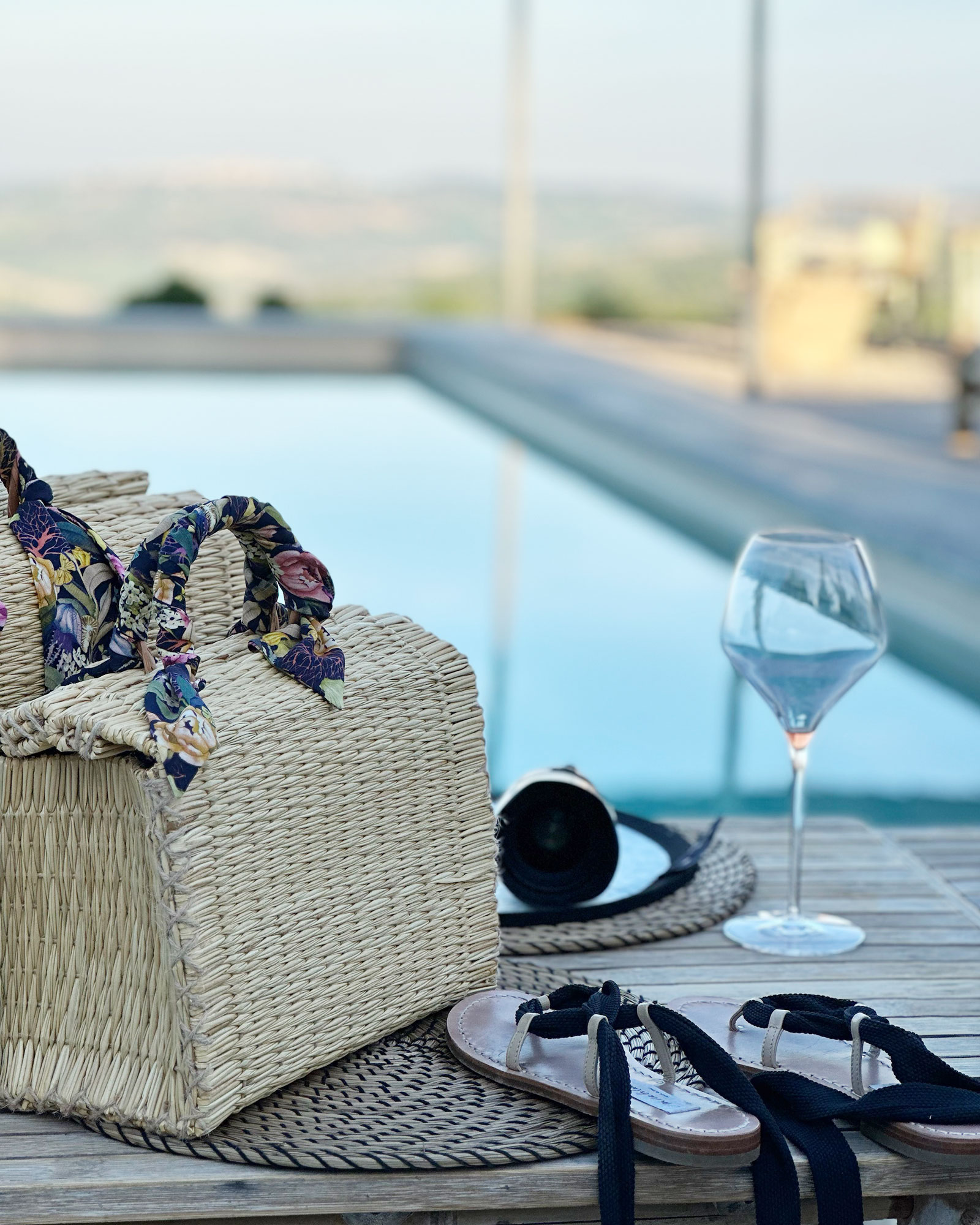casa-tuja_house_molise-italy_exterior-pool-detail.jpg