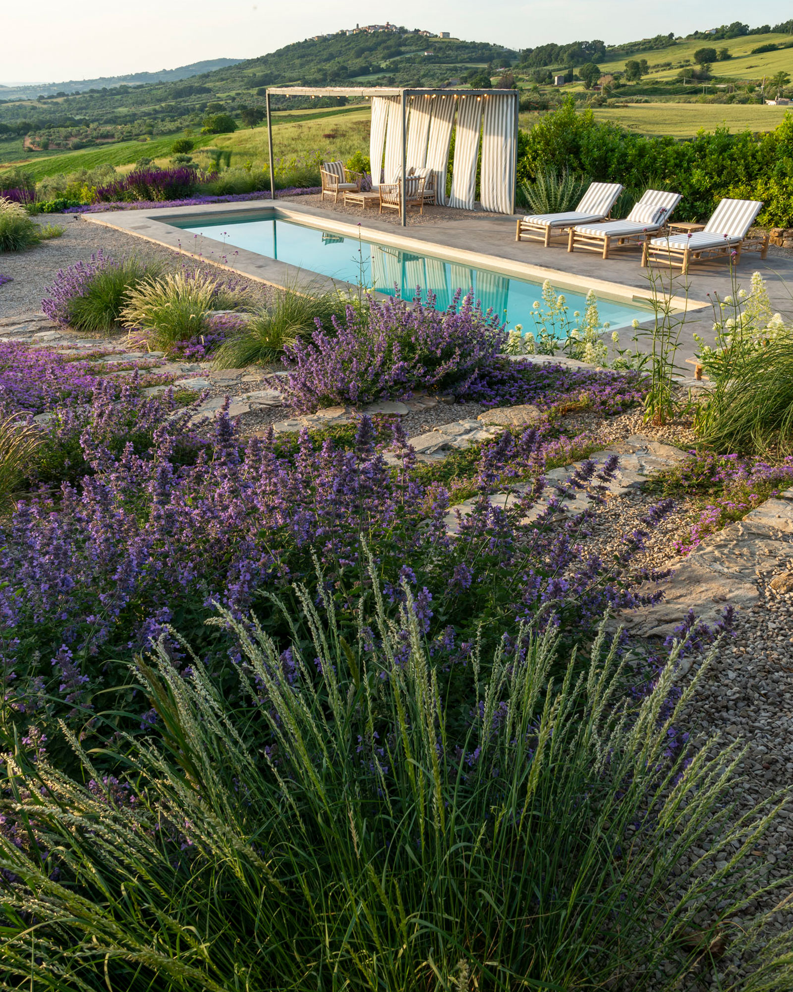 casa-tuja_house_molise-italy_exterior-pool-detail.jpg