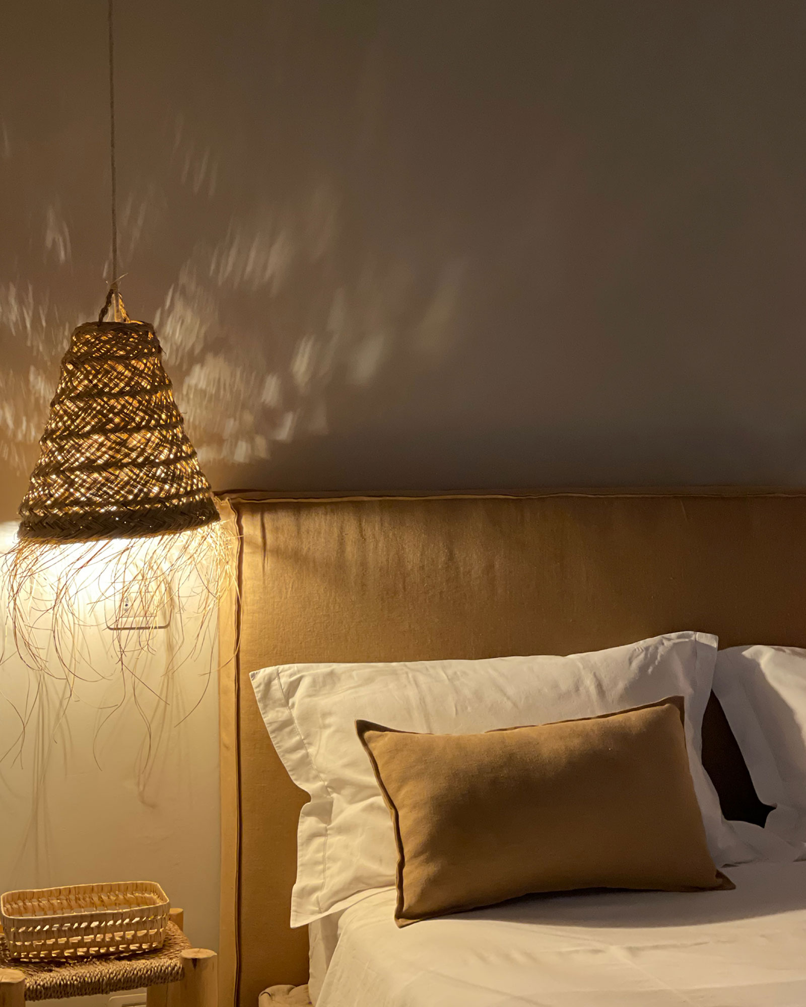 casa-tuja_house_molise-italy_interior-bed.jpg