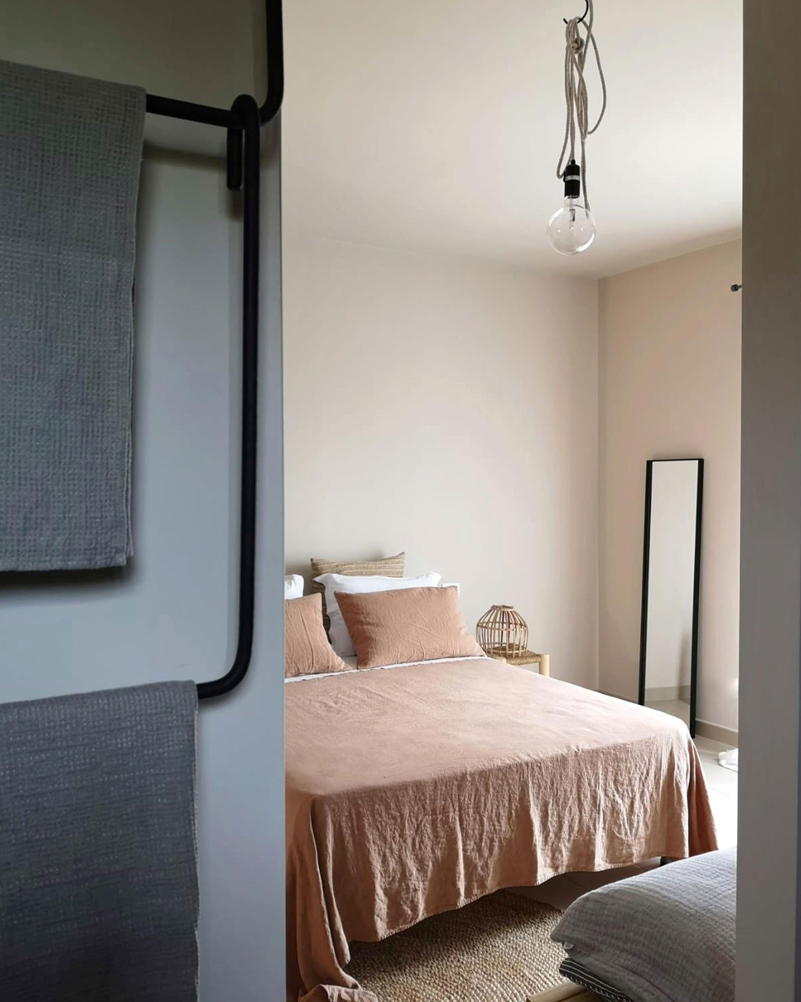 casa-tuja_house_molise-italy_interior-bed-room-design.jpg