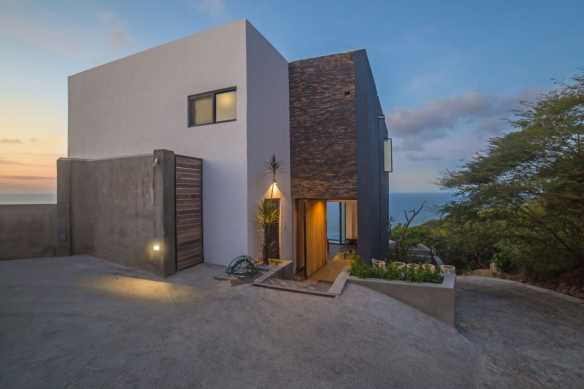villa-surya_villa_sayulita-nayarit-mexico_exterior-facade.jpg