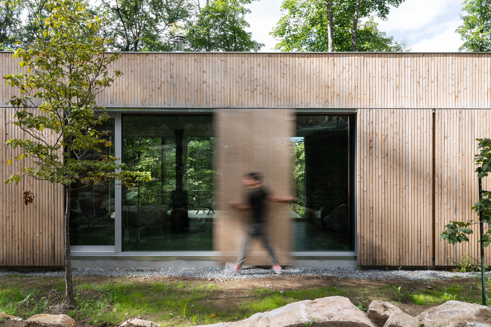 hinterhouse_cabin_quebec-canada_exterior-facade.jpg