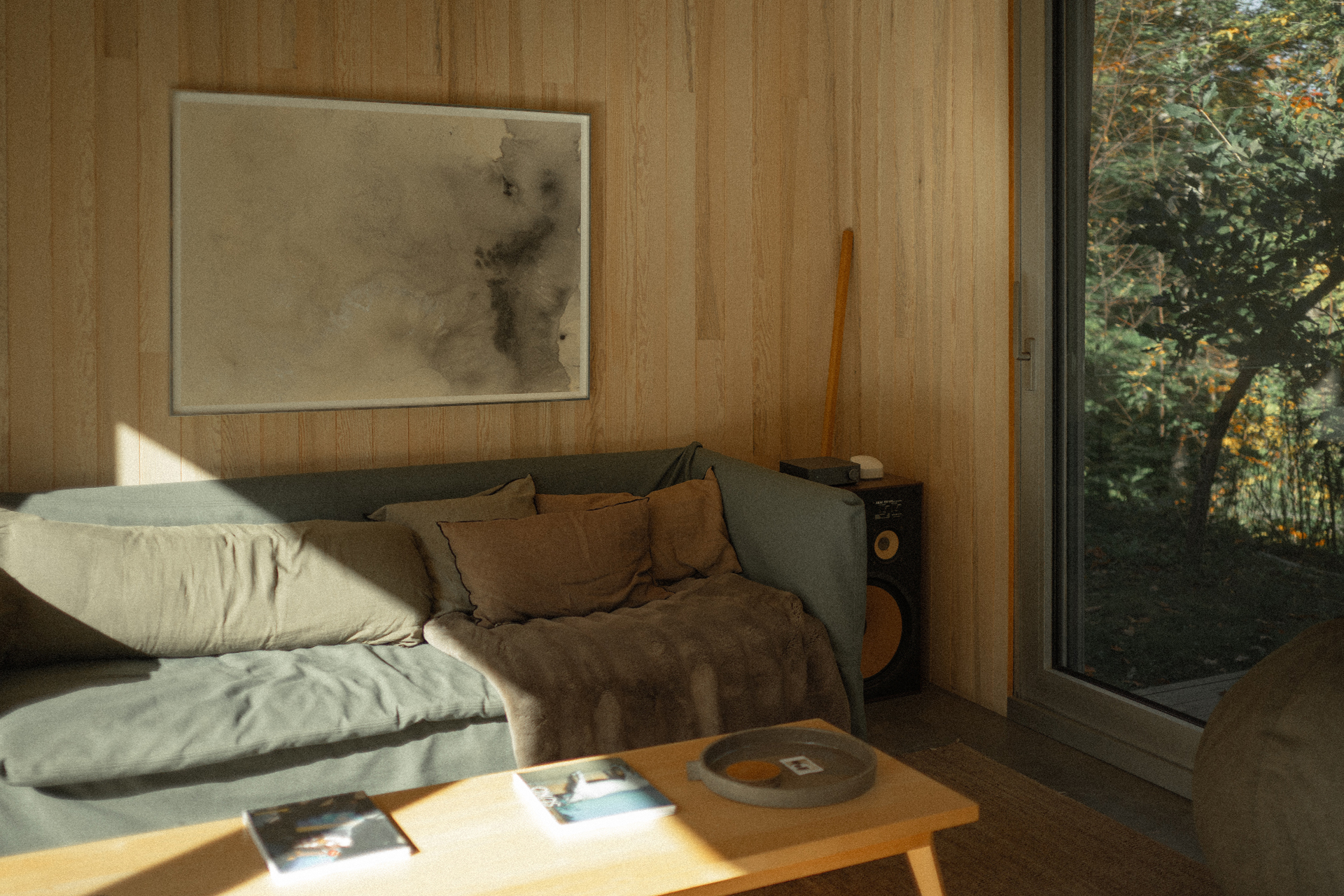 hinterhouse_cabin_quebec-canada_interior-detail.jpg