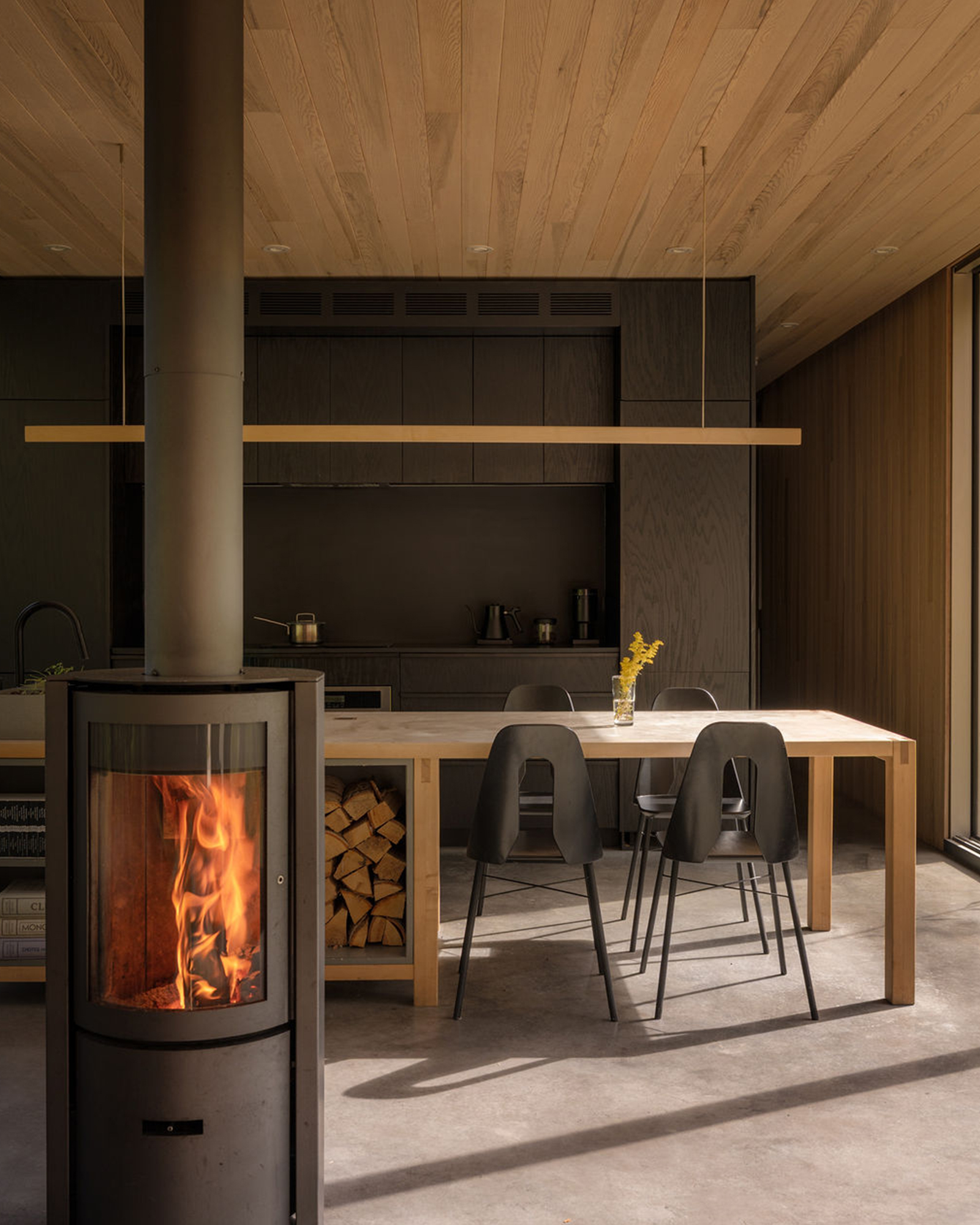 hinterhouse_cabin_quebec-canada_interior-kitchen-design.jpg