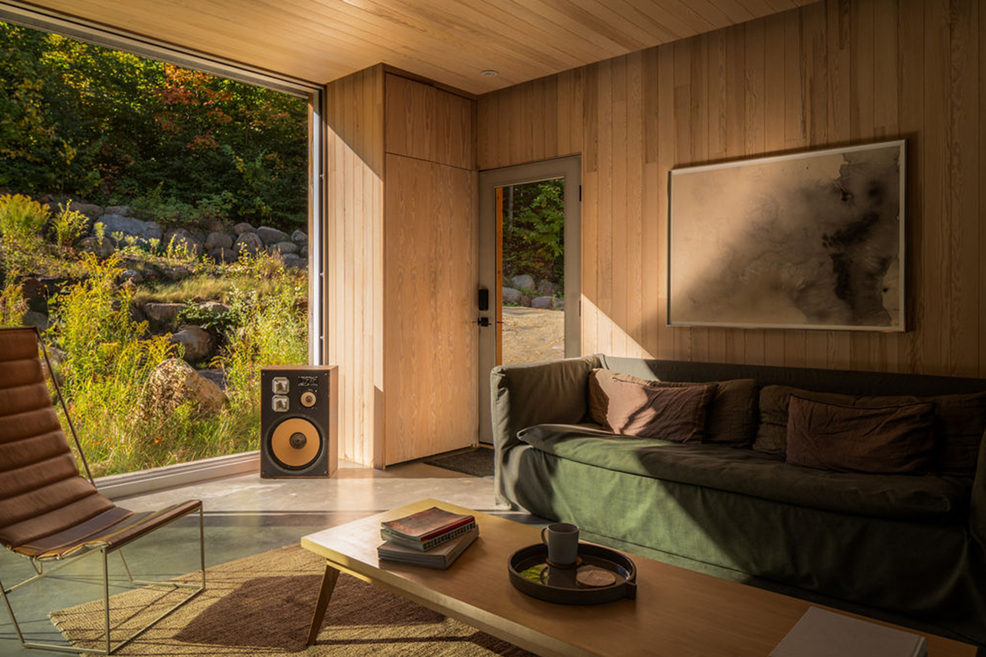 hinterhouse_cabin_quebec-canada_interior-living-room.jpg