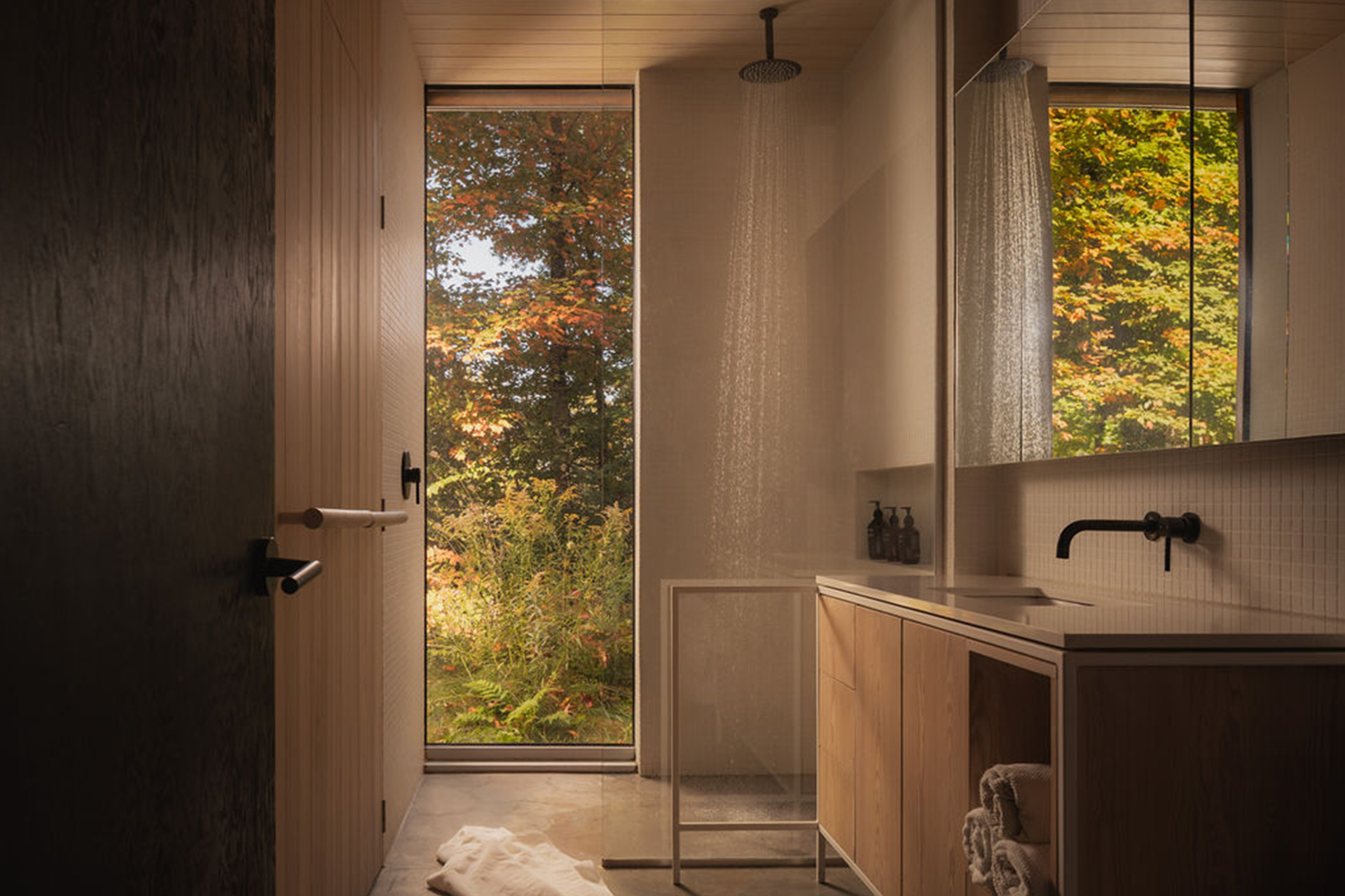 hinterhouse_cabin_quebec-canada_interior-shower.jpg